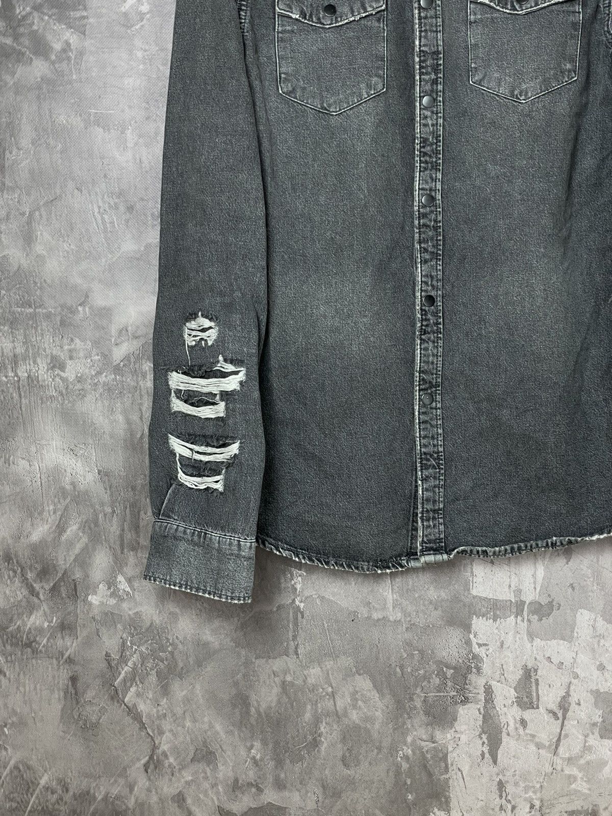 Allsaints AllSaints Denim Distressed Faded Grey Y2K overshirt buttonup Size US M / EU 48-50 / 2 - 5 Thumbnail