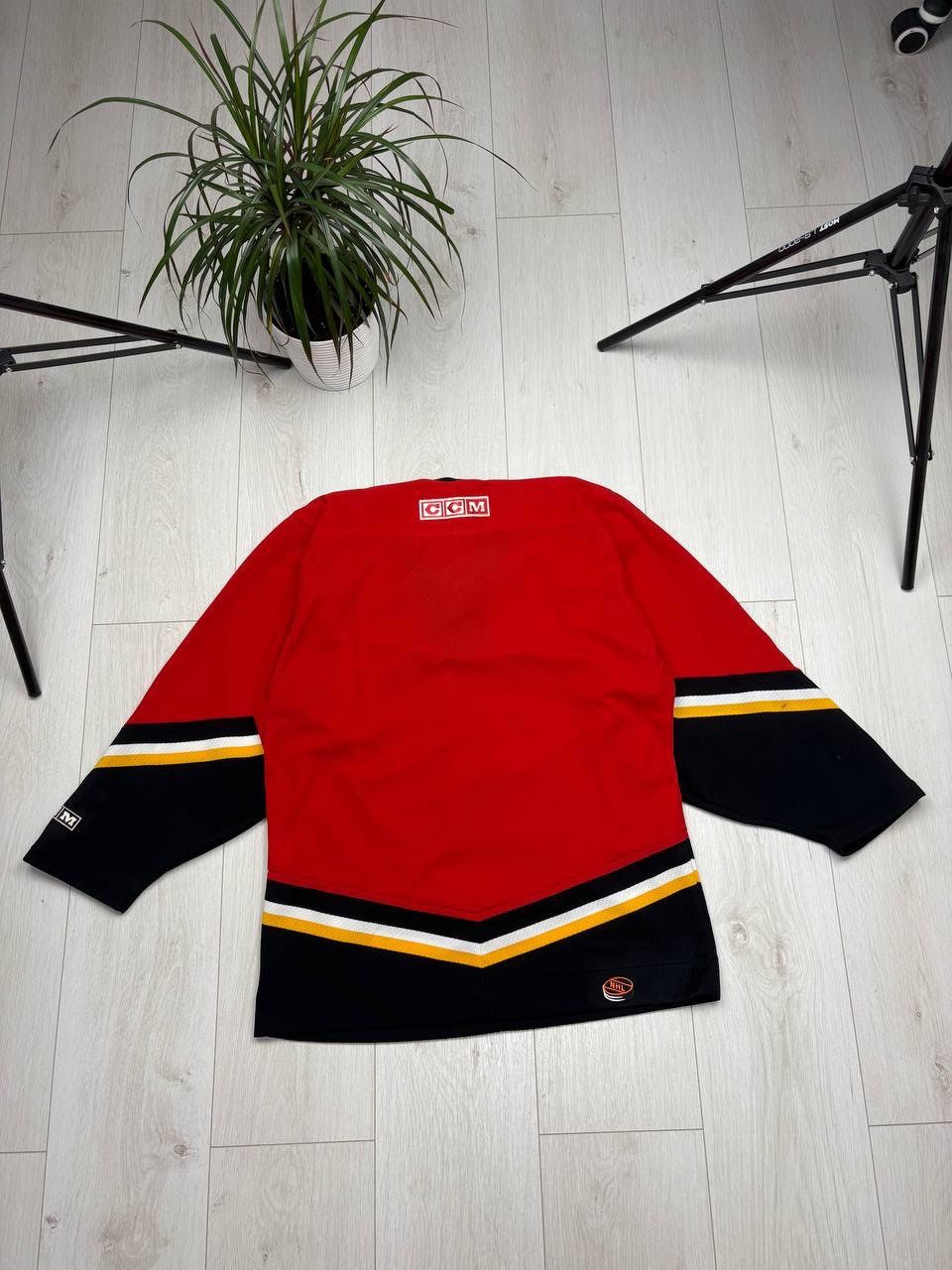 Ccm Vintage Calgary Flames Hockey Jersey NHL CCM Size US S / EU 44-46 / 1 - 6 Thumbnail