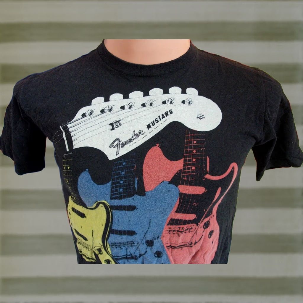 Fender VINTAGE Fender Mustang Guitar graphic T-Shirt Mens M Black Cotton Slim Adult Medium Rock Music Band 2000s Size US M / EU 48-50 / 2 - 1 Thumbnail