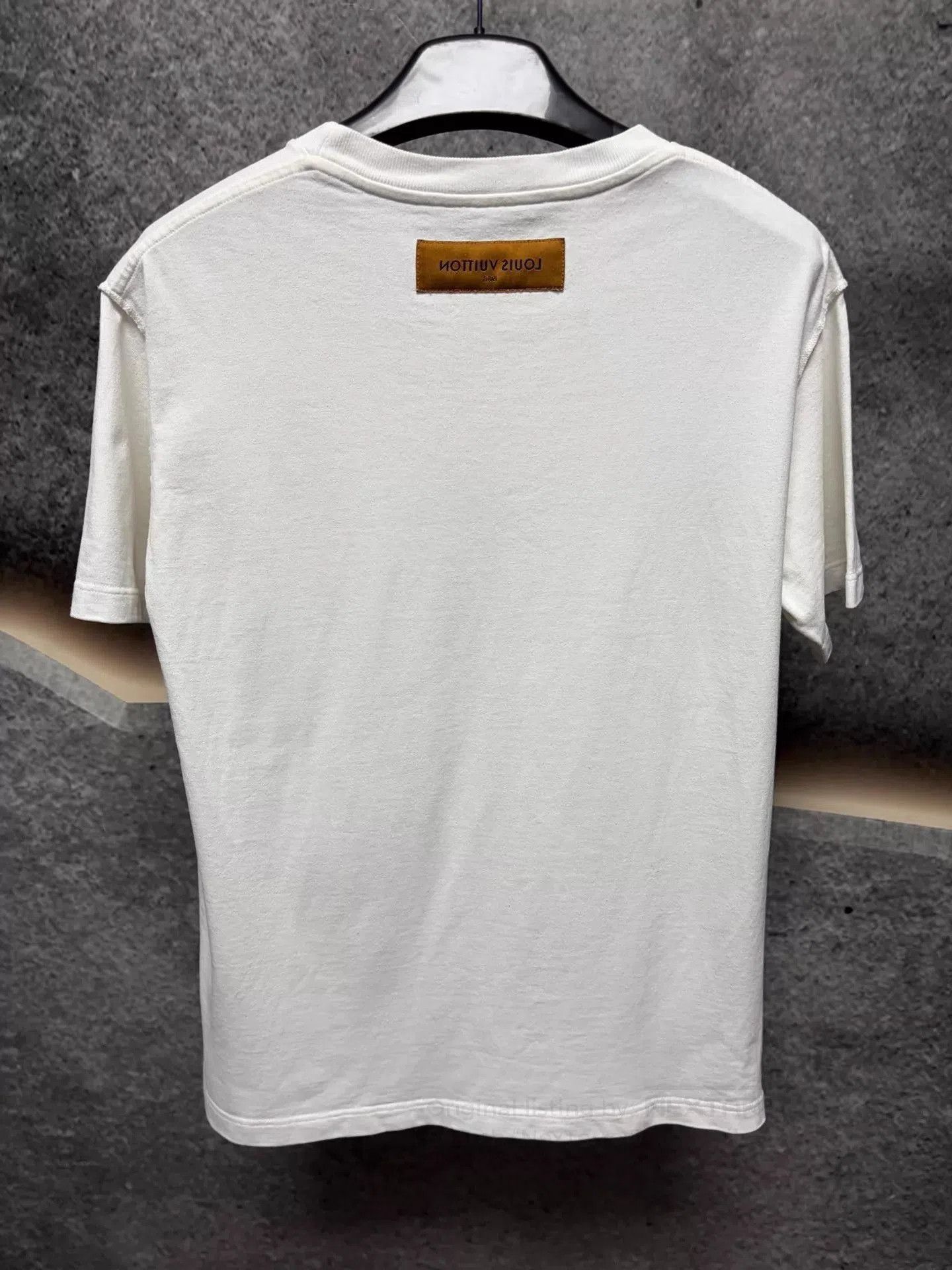 Louis Vuitton White Short Sleeve Graphic T-Shirt Size M. Size US M / EU 48-50 / 2 - 2 Thumbnail