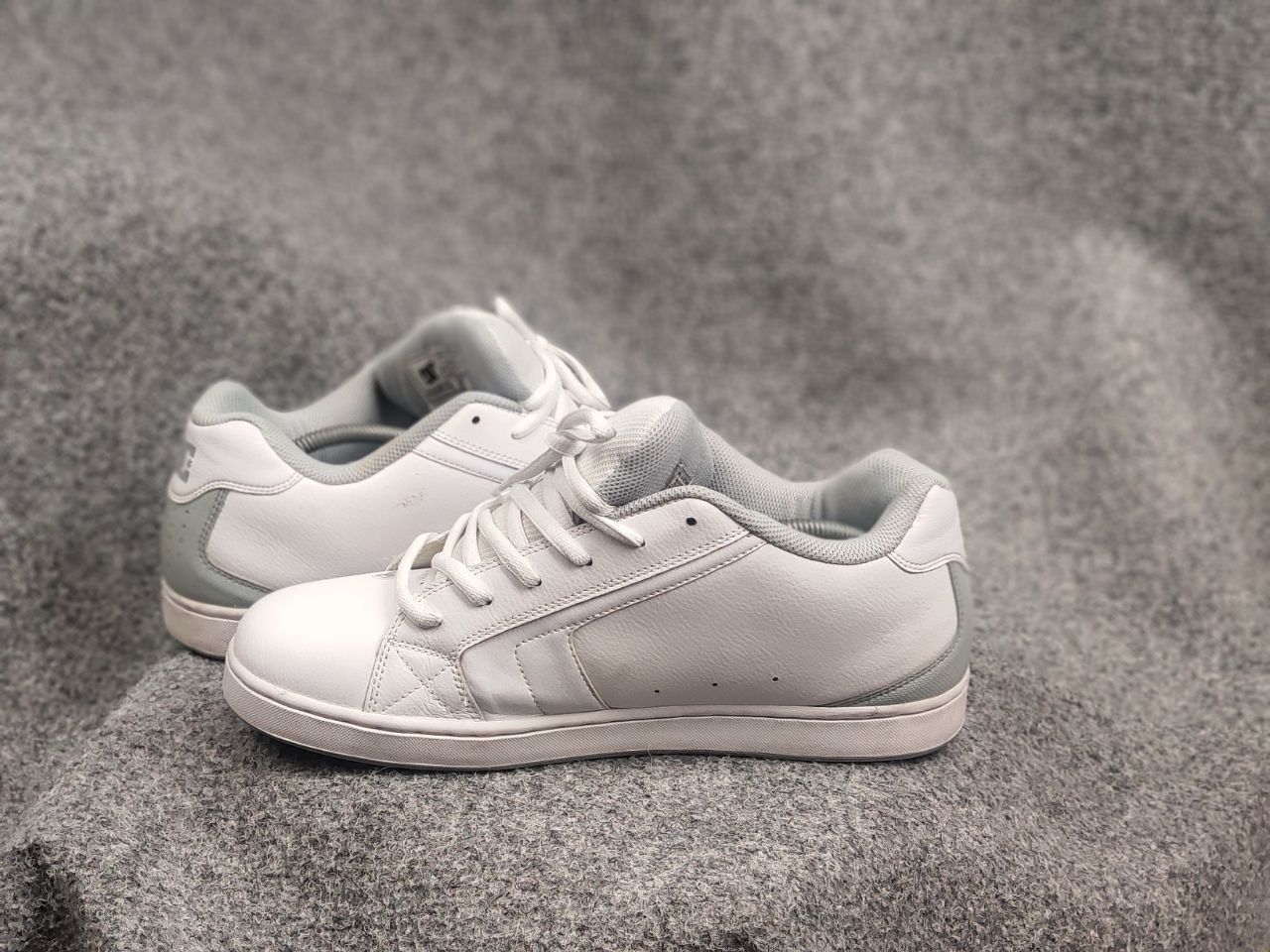 DC DC scarpe Net court graffik Oversized Sneakers Vintage Y2K Size US 13 / EU 46 - 17 Thumbnail