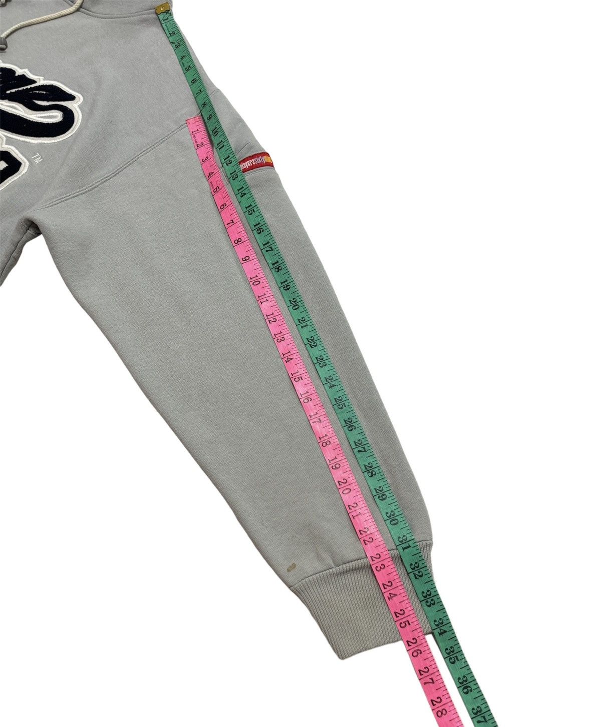 Japanese Brand VINTAGE SKATEBOARD STYLE PLAYER 69 EMBROIDERED LOGO HOODIE Size US XL / EU 56 / 4 - 20 Thumbnail