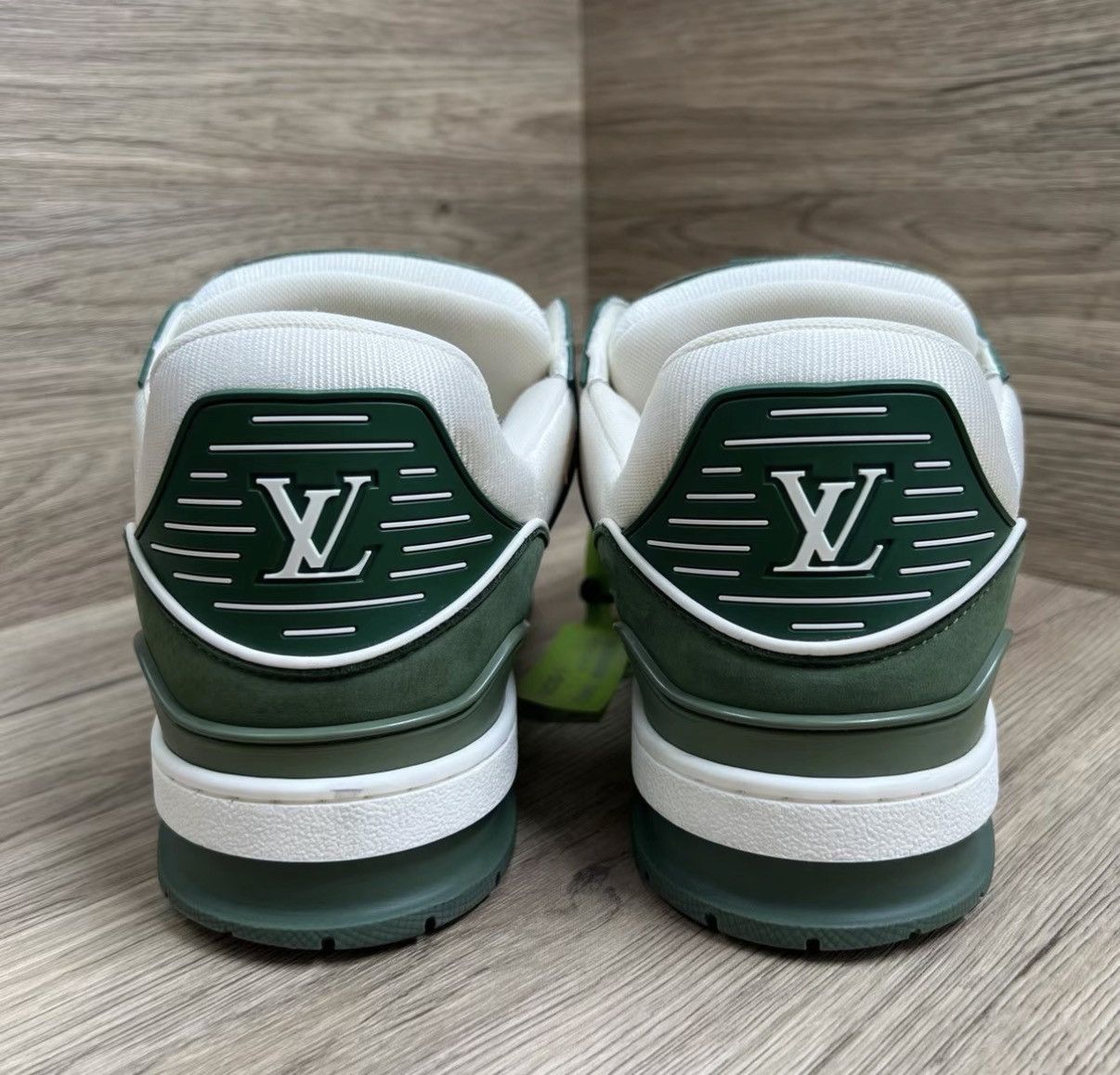 Louis Vuitton LV Louis Vuitton Trainer White & Green Sneakers J41 Size US 9.5 / EU 42-43 - 4 Thumbnail