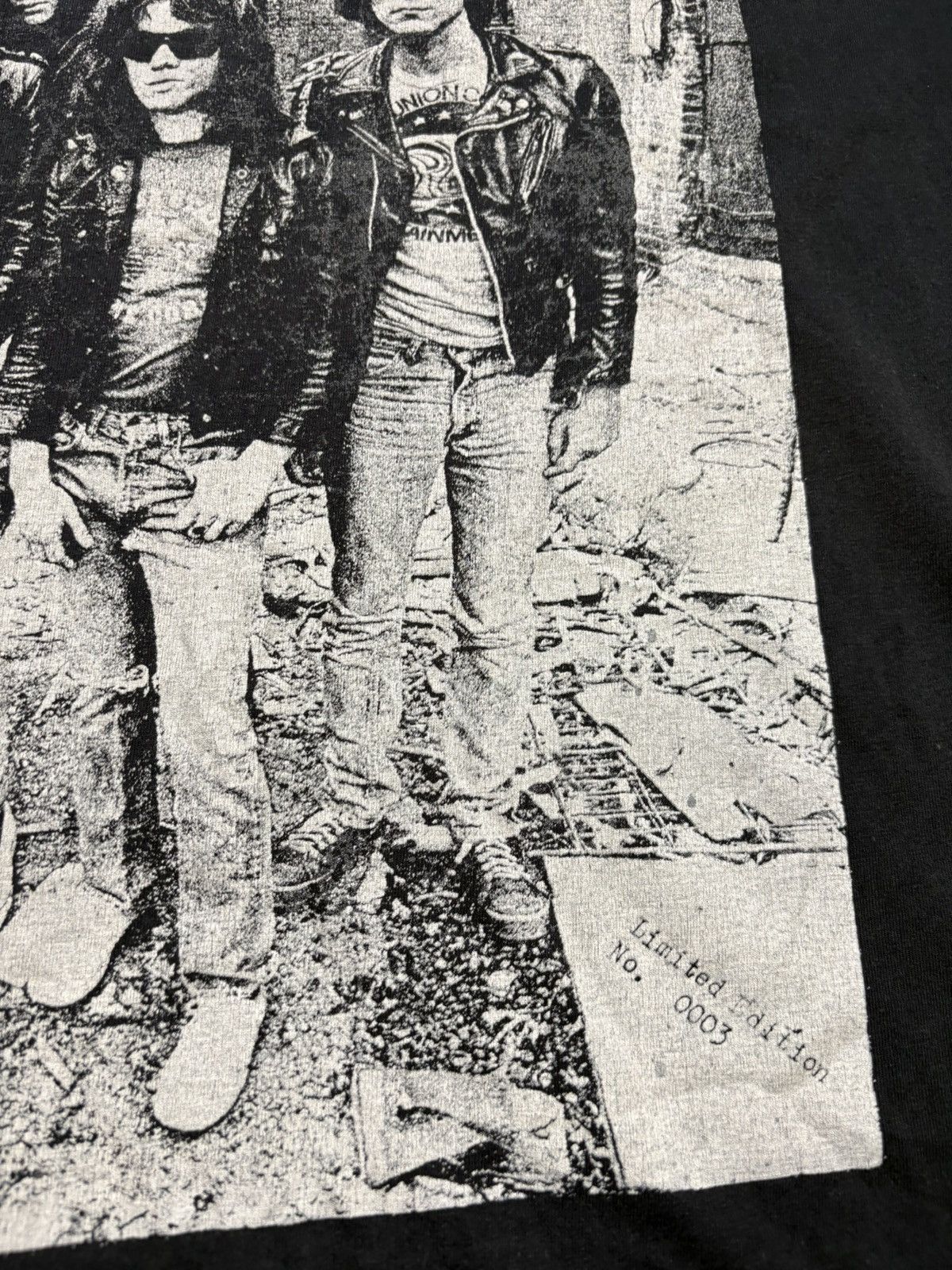 Band Tees Vintage Ramones Band Tee Gabba Gabba Hey UK Tour 1977 Shirt Size US XL / EU 56 / 4 - 13 Thumbnail