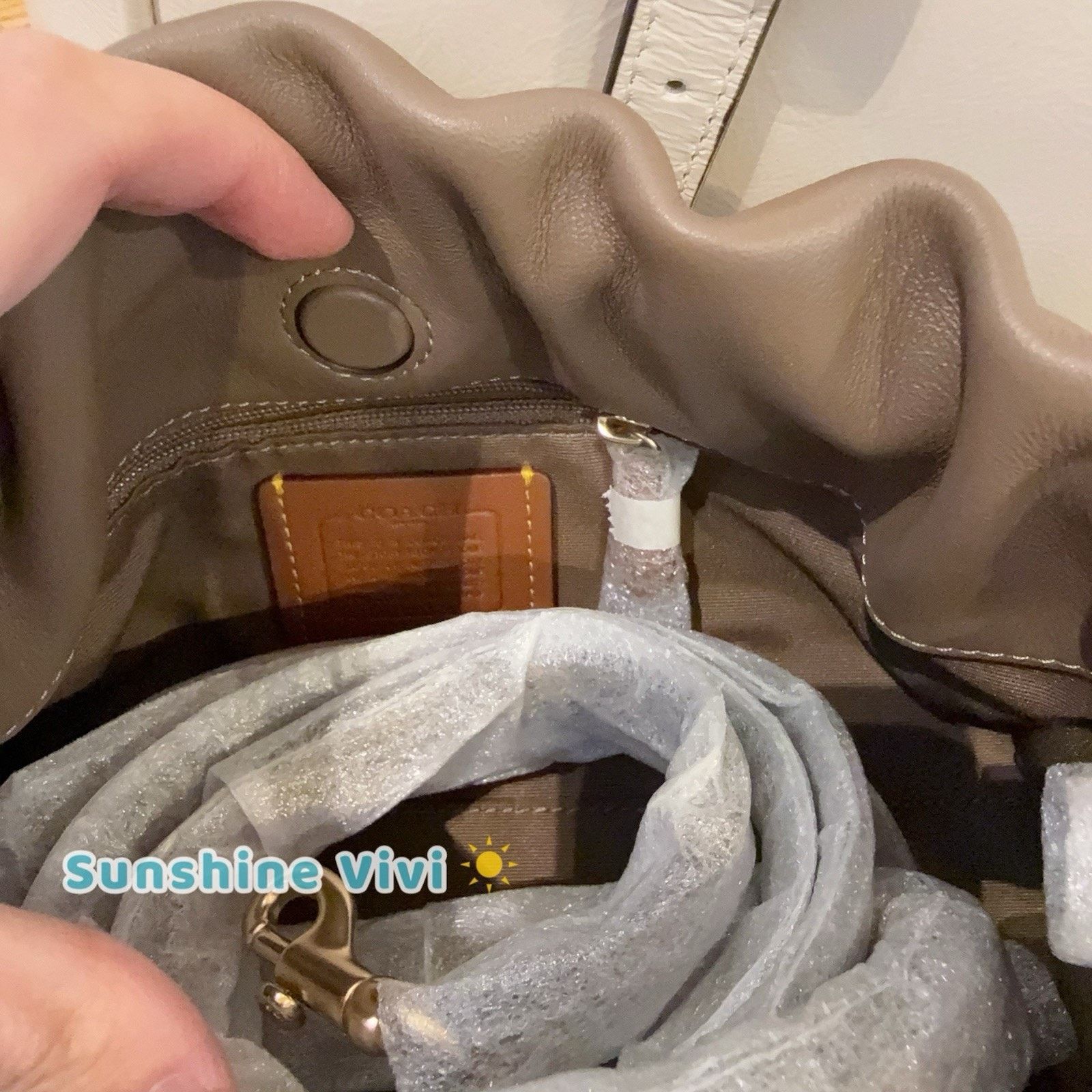 Coach NWT Coach Faye Shoulder Bag CV529 Leather Gold/Dark Stone Size ONE SIZE - 6 Thumbnail