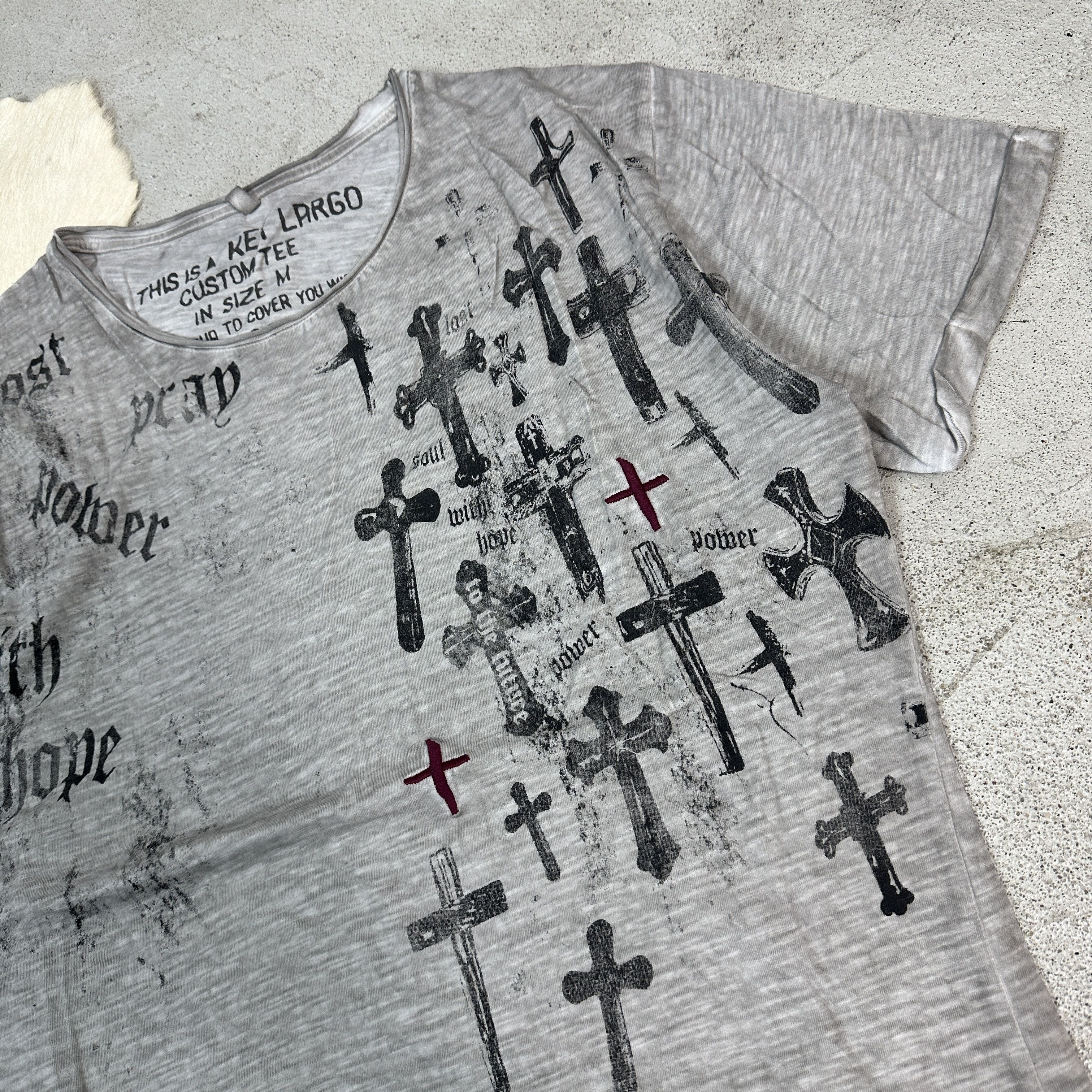 Vintage T-shirt with crosses Vintage Avant-Garde Size US M / EU 48-50 / 2 - 2 Thumbnail