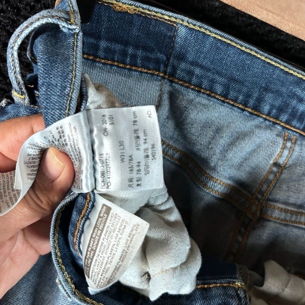 Levi's VINTAGE Levi's 513 Jeans Blue Distressed Slim Straight Fit W31 X L30 Mens Jeans Straight Blue Distressed Vintage 90s Mens Jeans Size US 31 - 3 Thumbnail