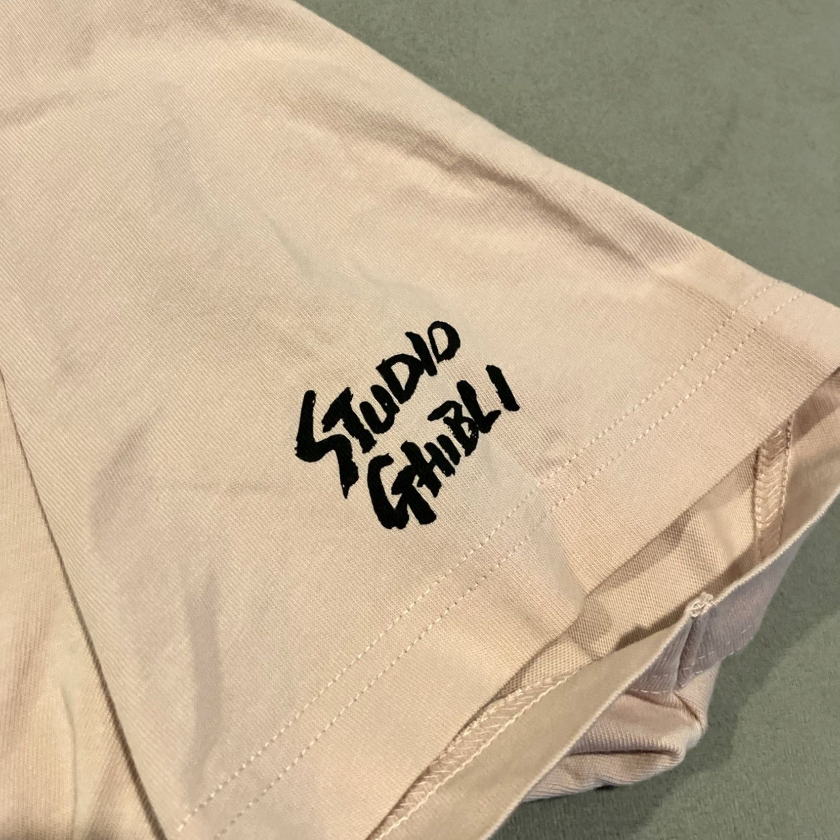 Uniqlo VINTAGE Uniqlo T-Shirt Pink Kiki's Delivery Service Studio Ghibli Crew Neck XL Mens Size US XL / EU 56 / 4 - 3 Thumbnail