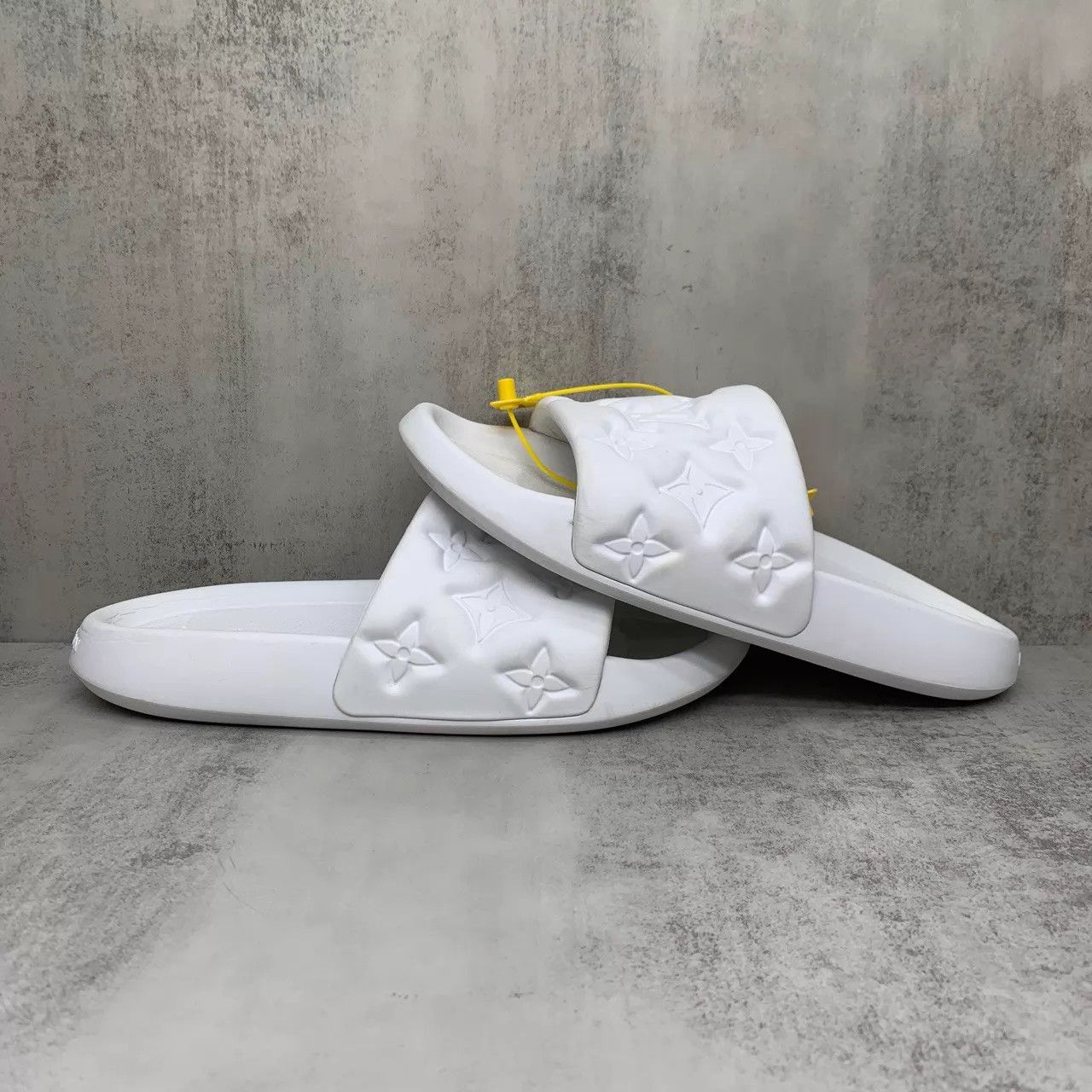 Louis Vuitton LV White Embossed Slippers US 6 EU 40 98 New Size US 9.5 / EU 42-43 - 2 Thumbnail