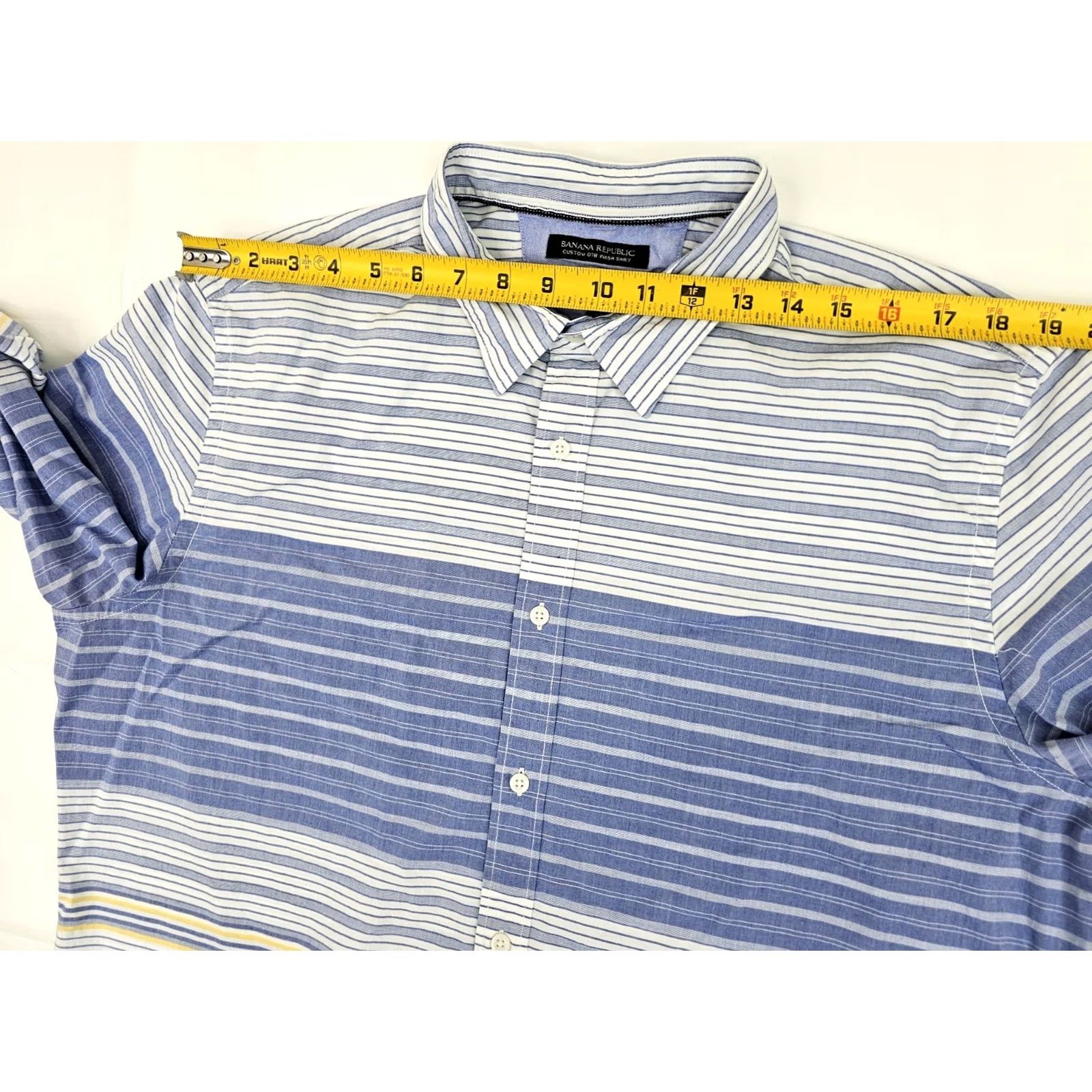 Banana Republic Banana Republic Shirt Mens XL Blue Striped Camden Fit EUC Button-Up Shirt / 3-Season Lightweight Cotton Size US XL / EU 56 / 4 - 7 Thumbnail