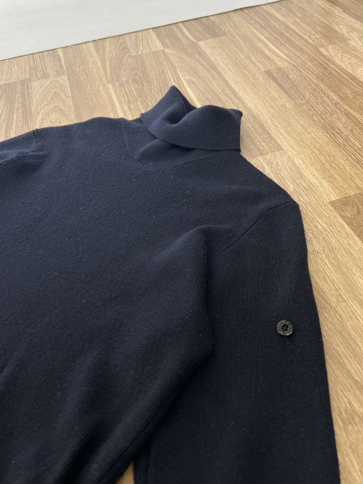 Stone Island Vintage Stone Island Wool Navy Turtle Neck Sweater XXLfits M Size US M / EU 48-50 / 2 - 5 Thumbnail