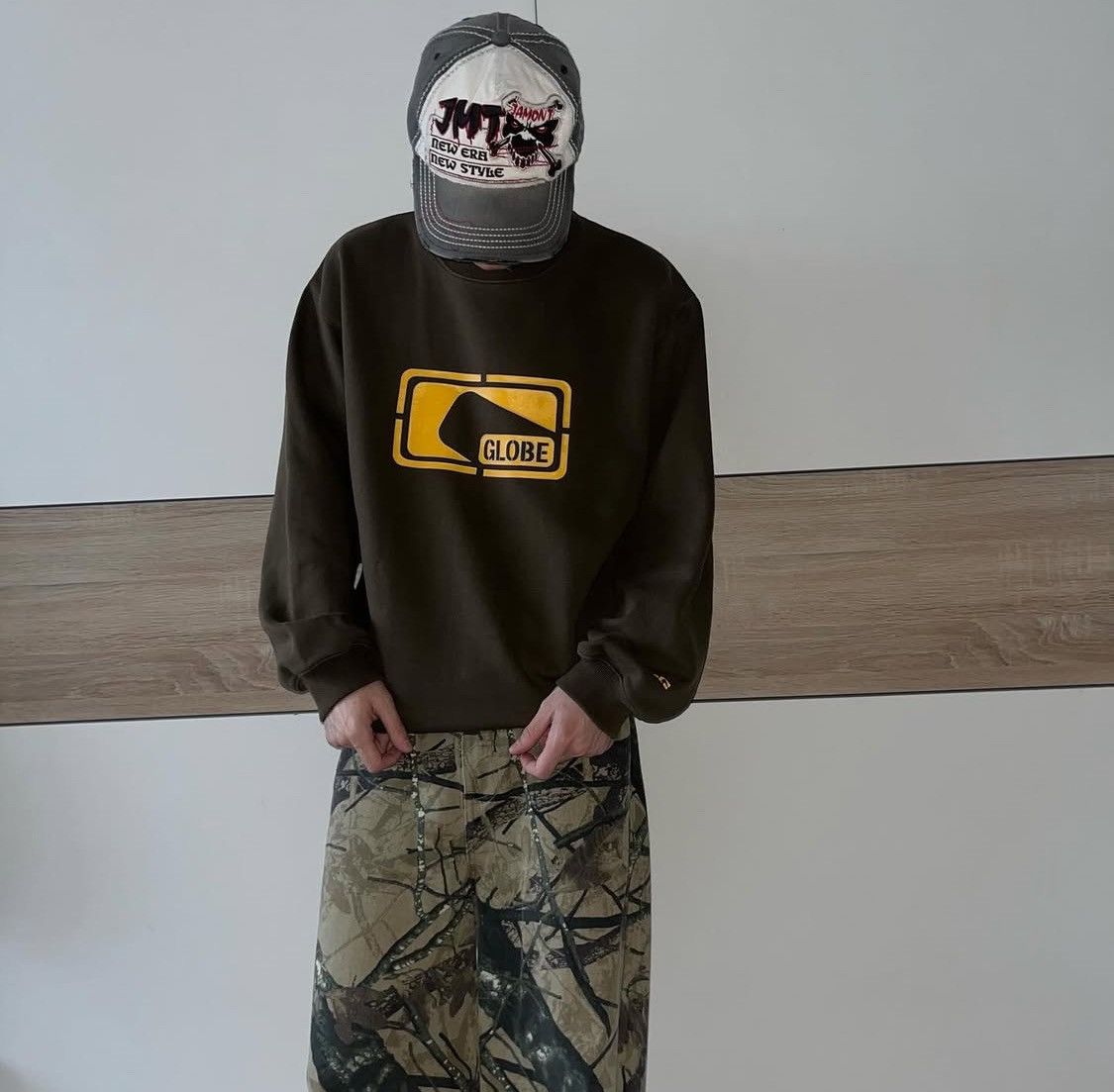 Globe VINTAGE SWEATSHIRT GLOBE Y2K Size US XL / EU 56 / 4 - 3 Thumbnail