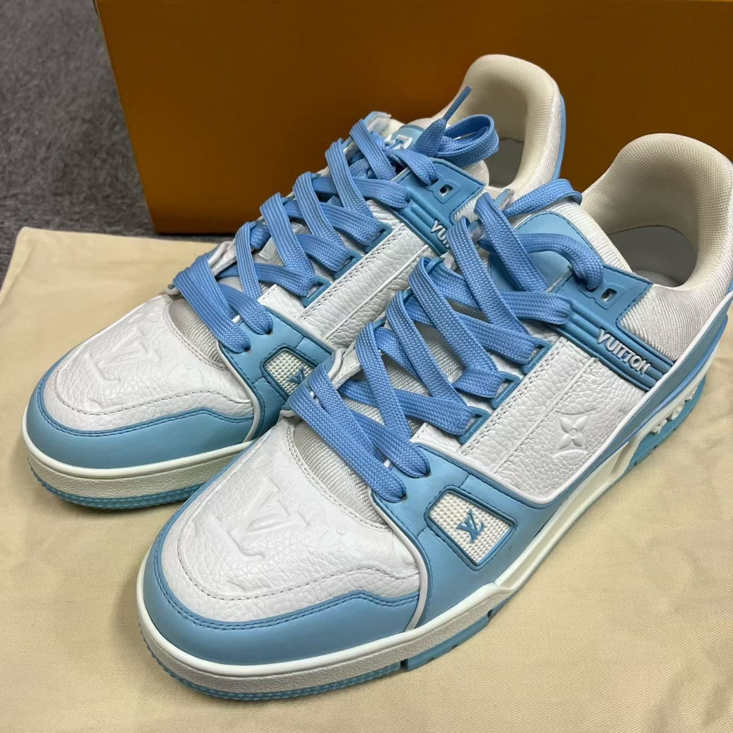Louis Vuitton Louis Vuitton Leather Blue Lowtop Sneakers 9 Men Size US 9 / EU 42 - 1 Thumbnail
