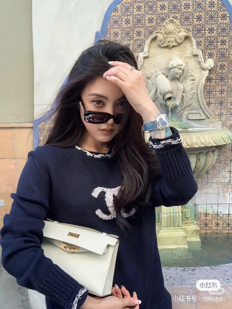 Chanel Chanel 21p dark blue lace double C round-neck knitted swea Size S / US 4 / IT 40 - 9 Thumbnail