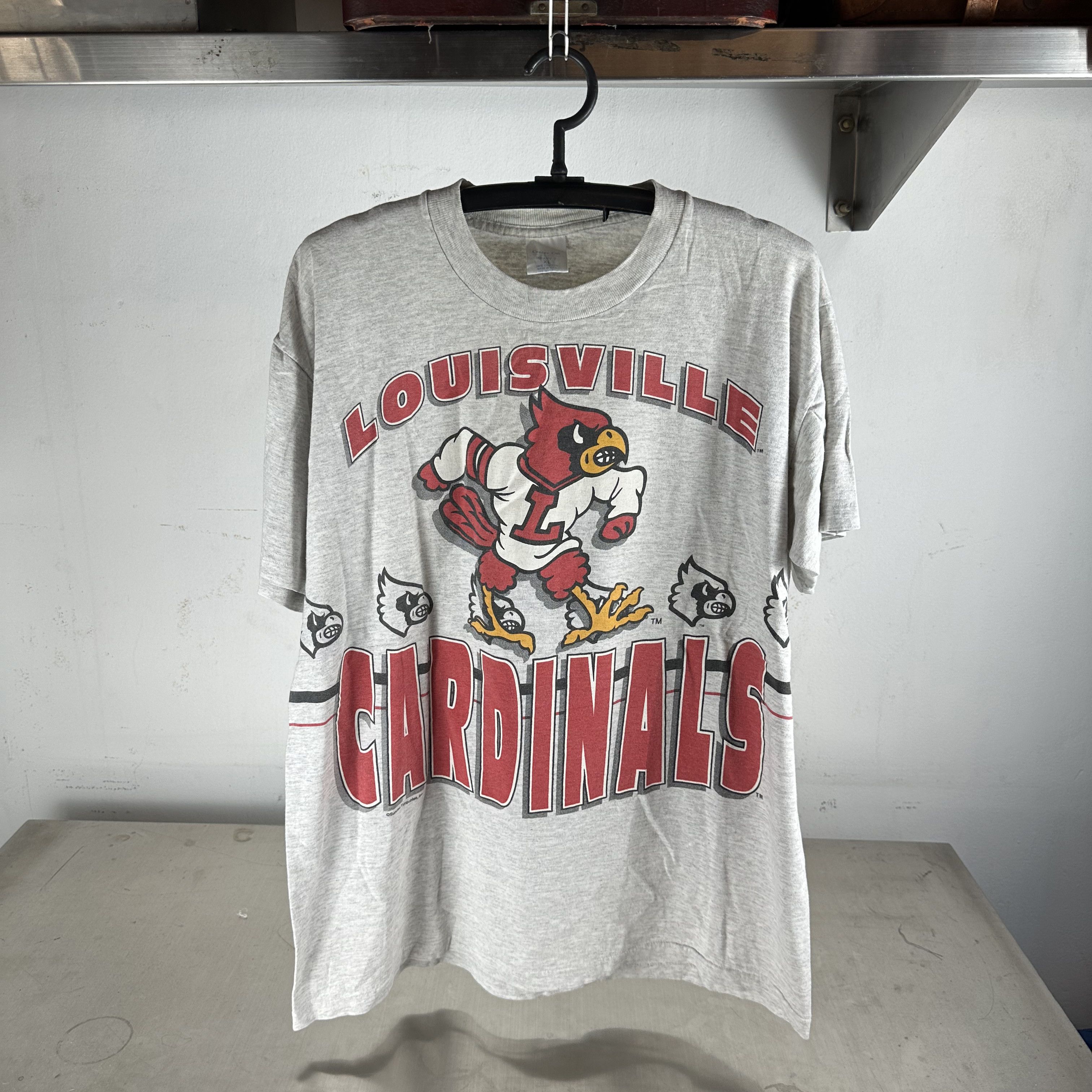 Vintage Vintage 90s Louisville Cardinals NCAA Double Sided T-Shirt Size US XL / EU 56 / 4 - 1 Thumbnail
