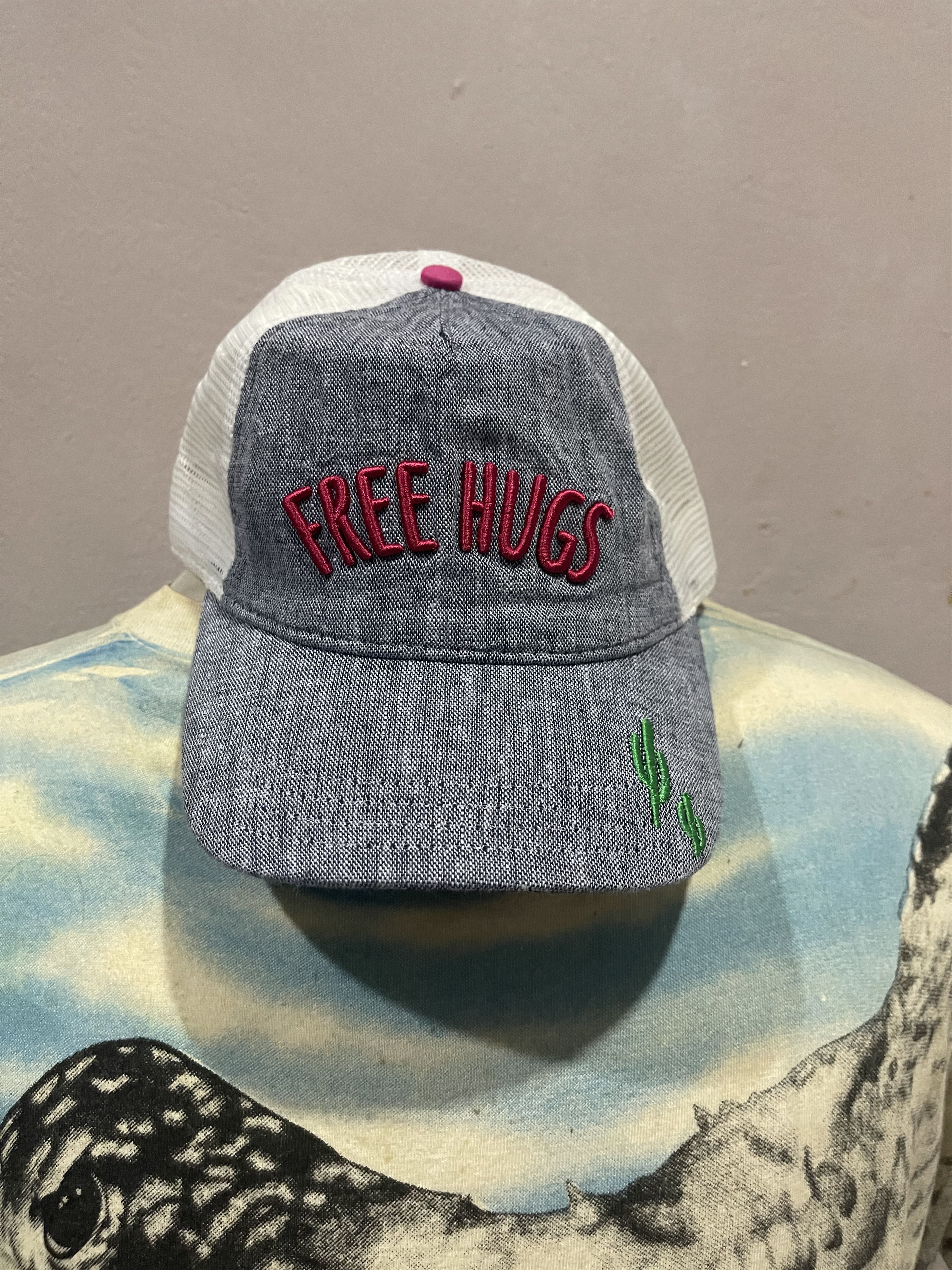 Hat Club Free Hugs Trucker Cap Size ONE SIZE - 1 Thumbnail