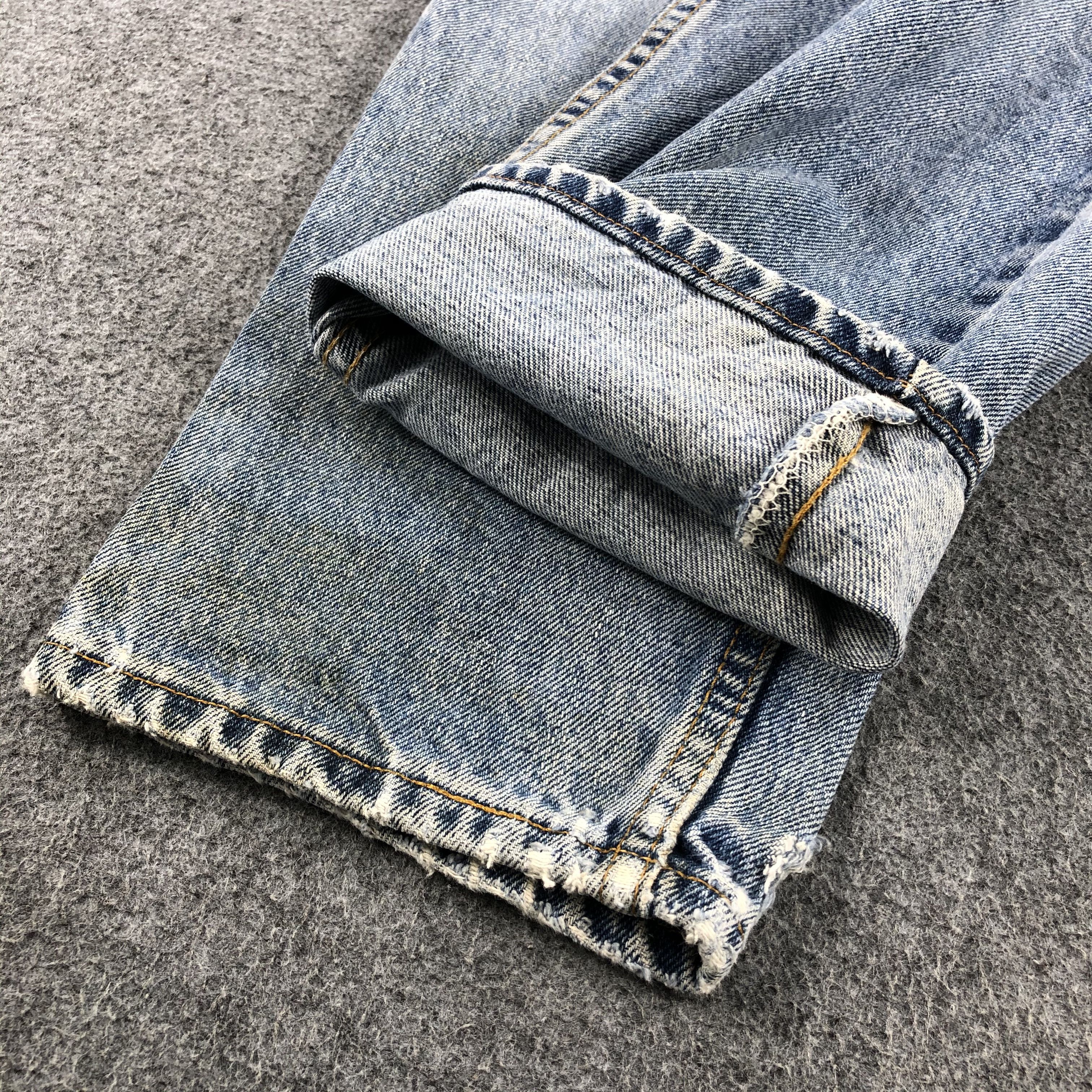 Levi's × Vintage Vintage Light Wash Levis 550 Jeans-JM1317 Size US 35 - 10 Thumbnail
