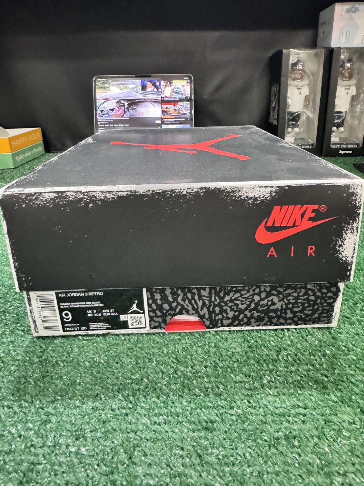 Jordan Brand Jordan 3 retro white cement VNDS size 9 Like new Size US 9 / EU 42 - 10 Thumbnail