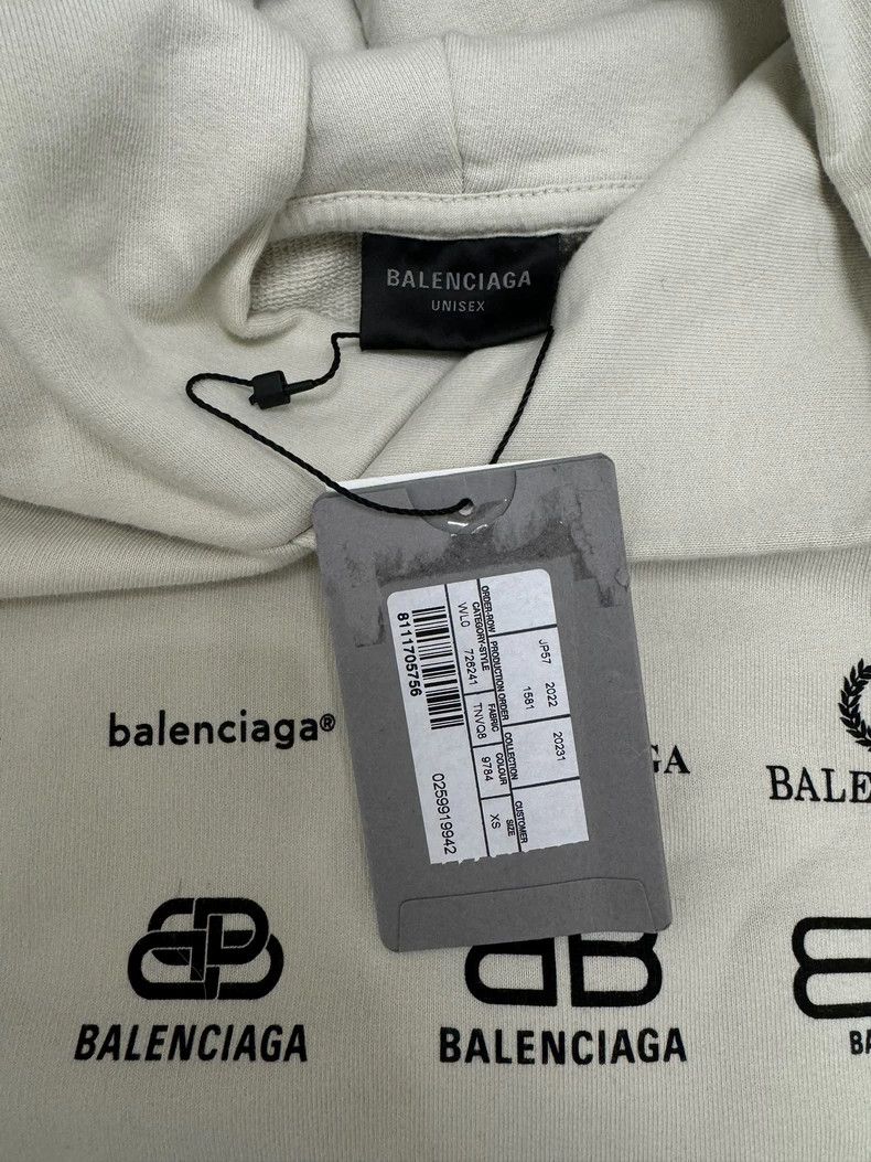 Balenciaga Balenciaga SS23 monogram family photo printed hooded sweats Size US XS / EU 42 / 0 - 4 Thumbnail