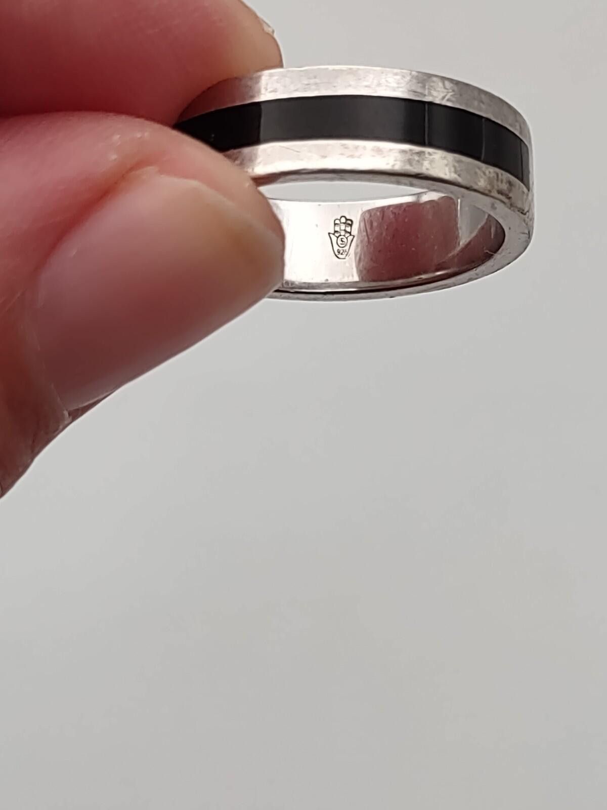 The Unbranded Brand Sterling Silver Red Black Inlay Band Ring Sz 8.75 Size ONE SIZE - 7 Thumbnail