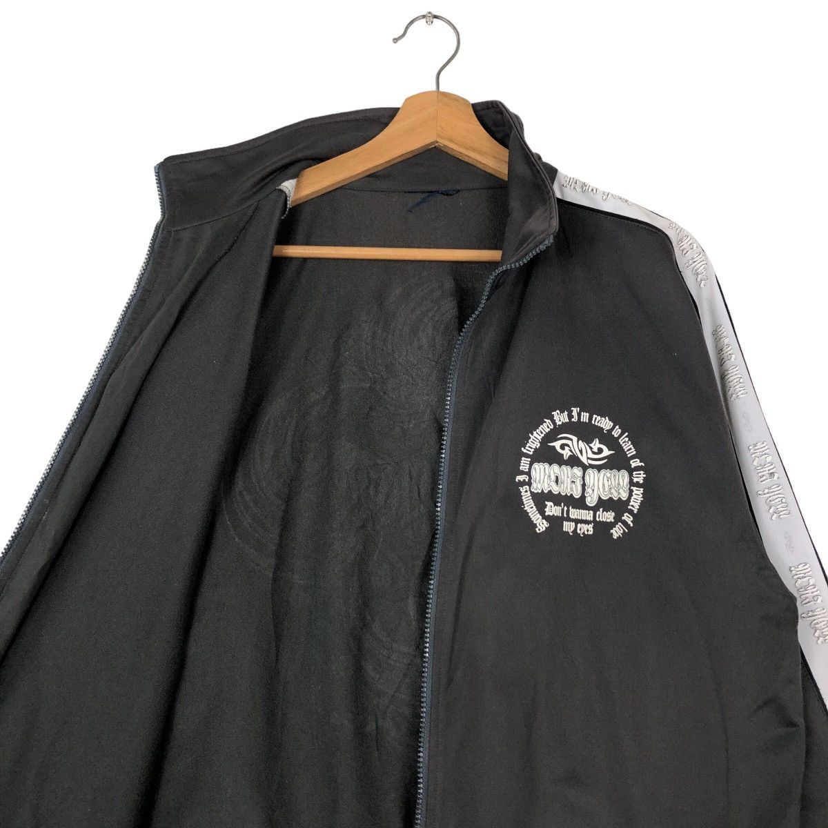 Japanese Brand 🔥Vintage Zipper Jacket Big Logo Inspire Chrome Hearts Size US L / EU 52-54 / 3 - 12 Thumbnail