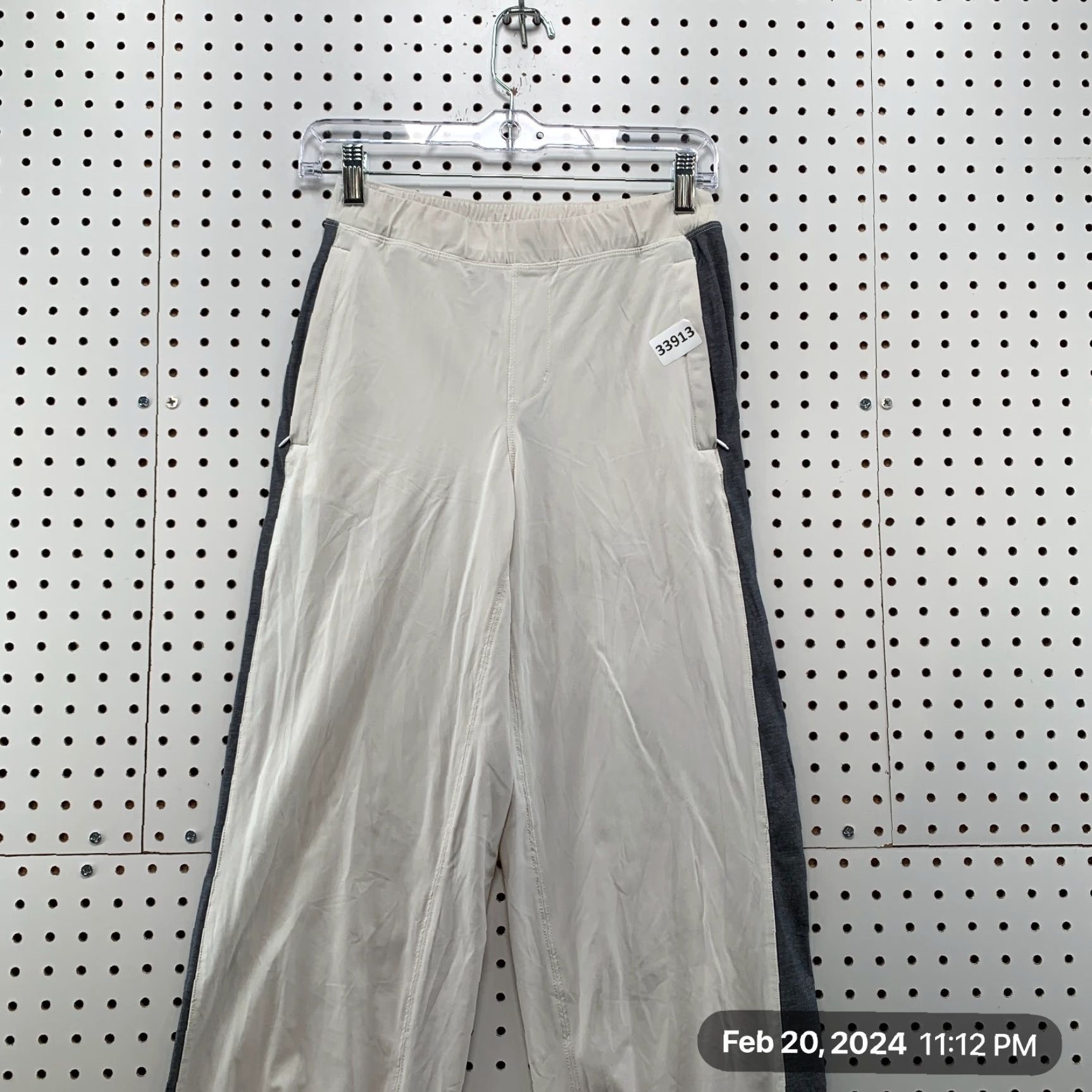 Lululemon Lululemon City Summer Pants Womens Size 4 White Relaxed Sweatpants 24x29.5 Size 42" / US 20 - 2 Thumbnail
