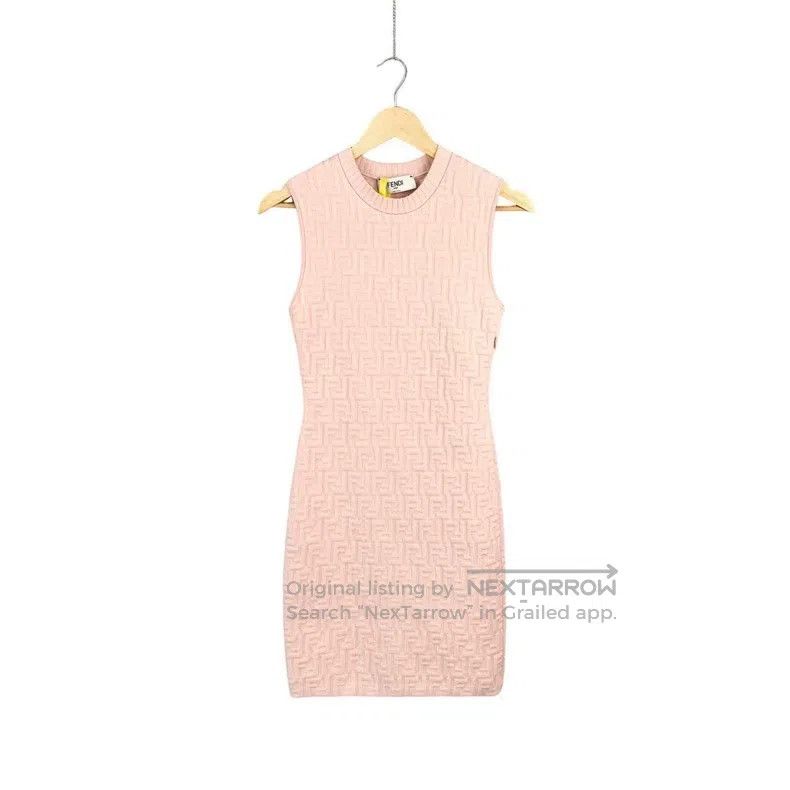 Fendi Fendi Orange-Pink Logo Embossed Knit Round Neck Sleeveless Size XS / US 0-2 / IT 36-38 - 1 Thumbnail