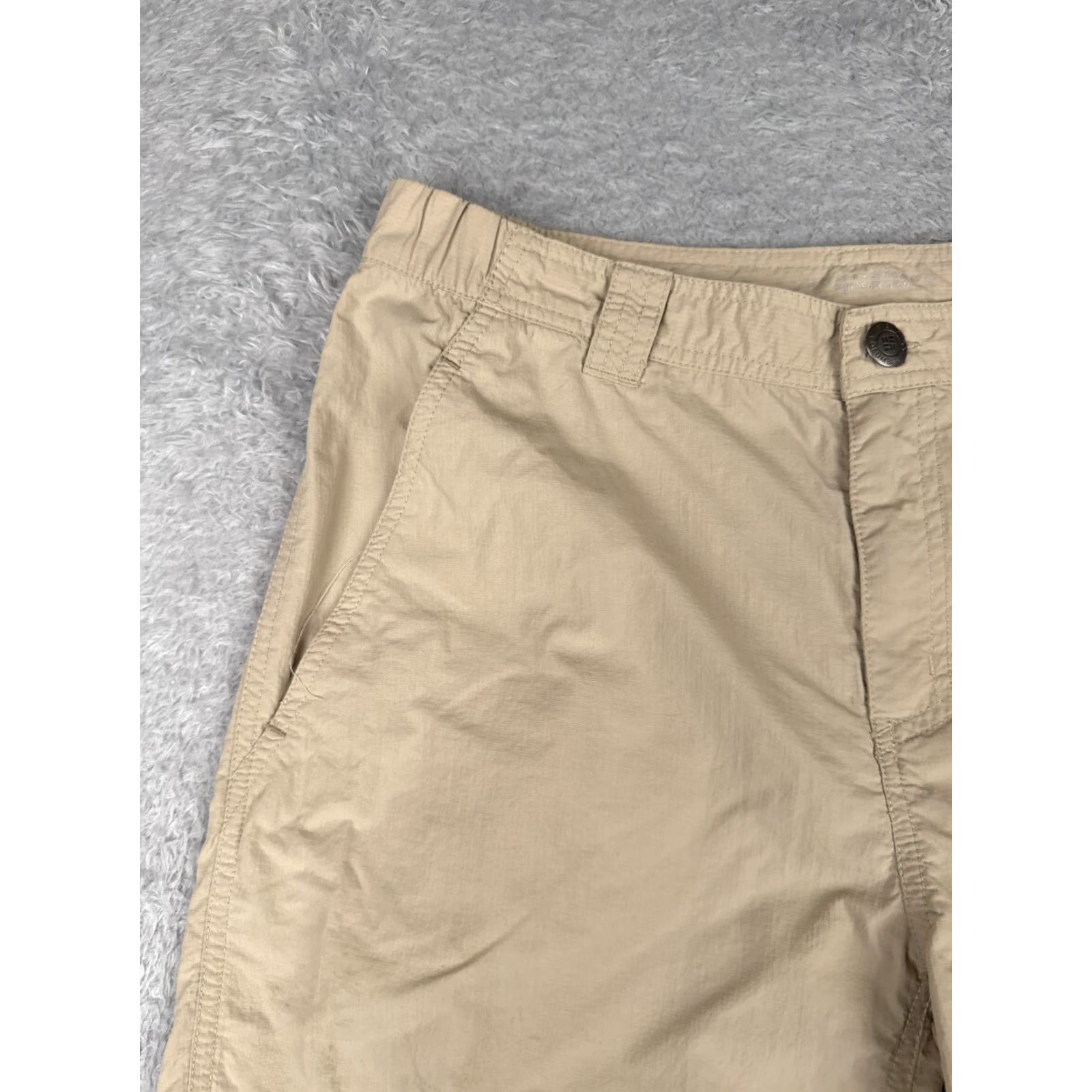 Vintage Columbia Mens Cargo Shorts 32 Beige Nylon Cotton 100% Nylon Hike Camp Hiking Fishing 32x10 Casual Pockets Logo Zip Waist 32 Size US 32 / EU 48 - 4 Thumbnail