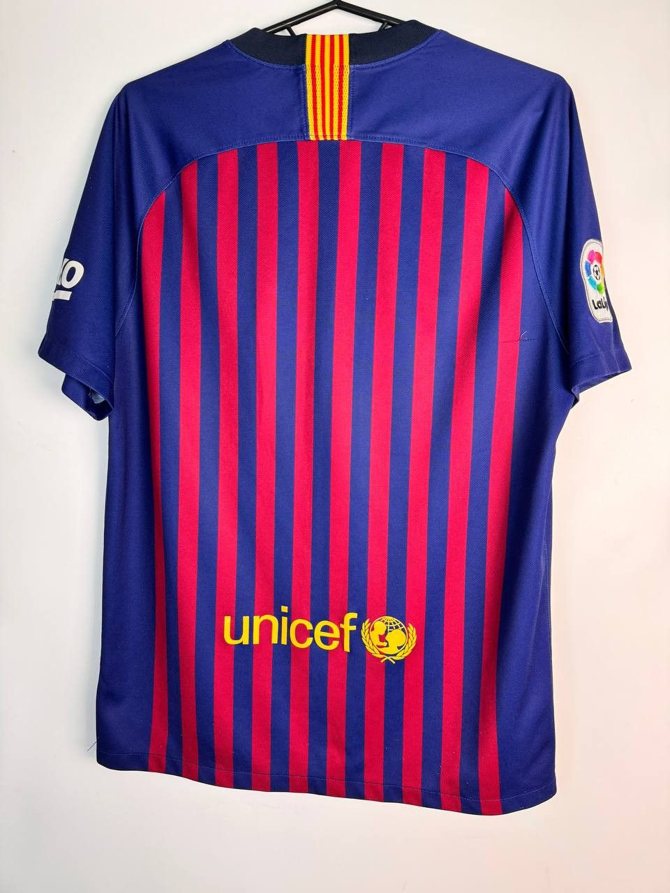 Nike FC BARCELONA FOOTBALL SHIRT NIKE ORIGINAL JERSEY SIZE M Size US M / EU 48-50 / 2 - 5 Thumbnail