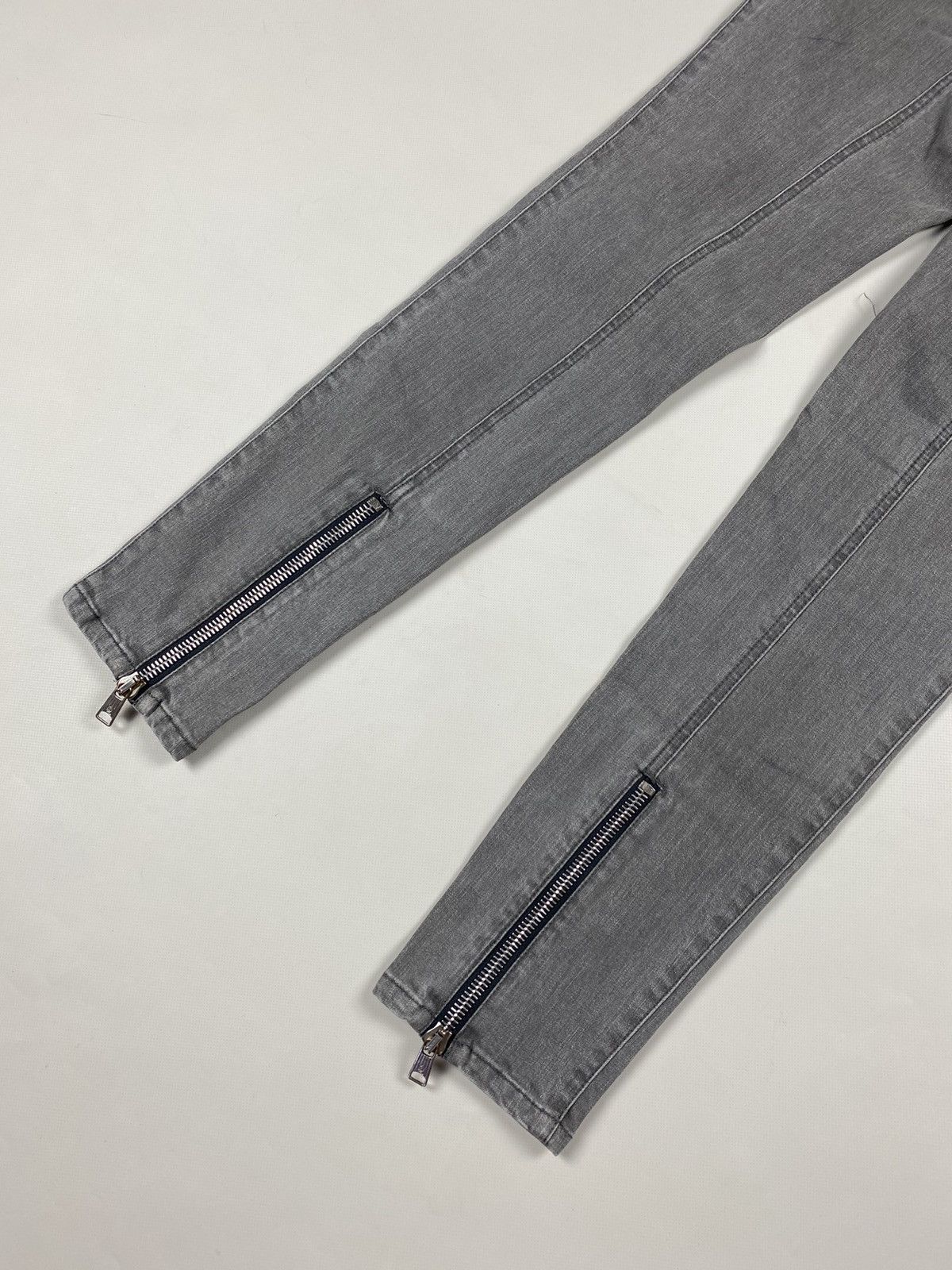 Alexander McQueen Alexander McQueen vintage ladies ankle zip jeans size 42 Size 28" / US 6 / IT 42 - 24 Thumbnail
