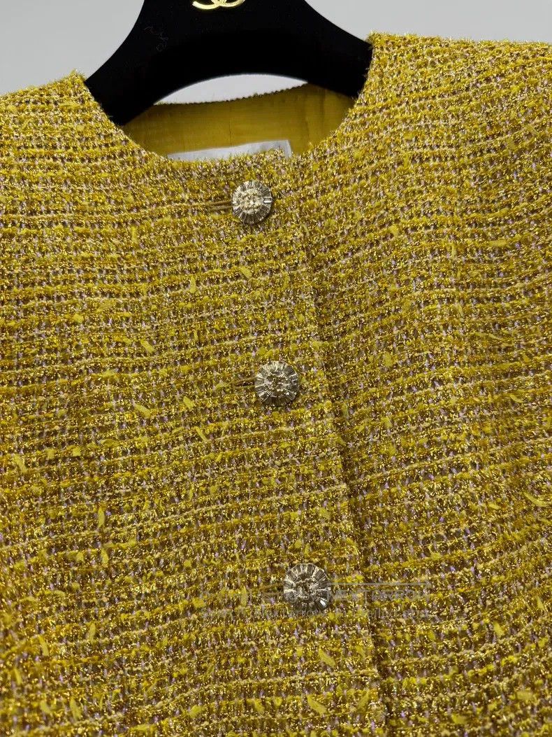 Chanel Chanel 23C gold tweed coat Size XS / US 0-2 / IT 36-38 - 2 Thumbnail