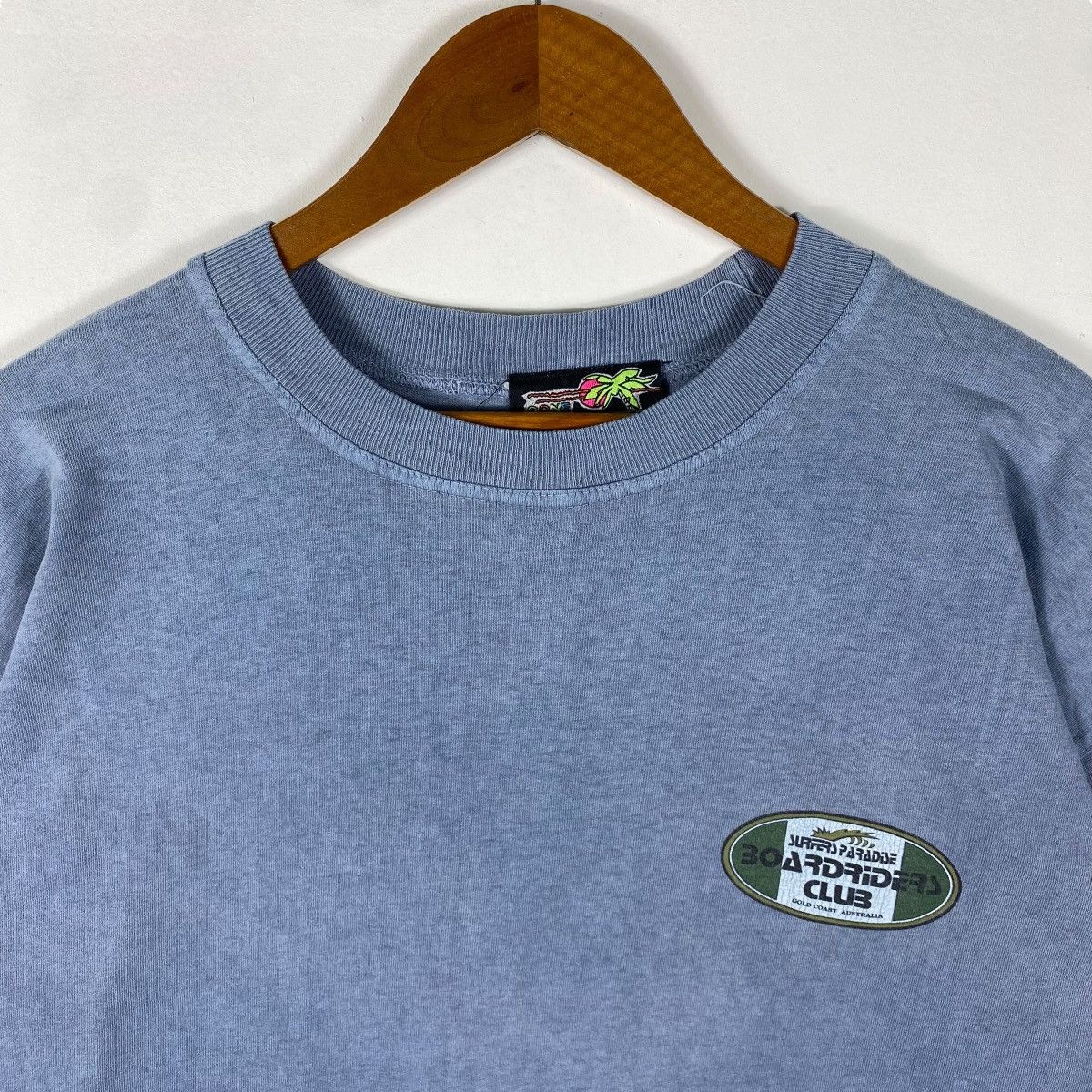 Vintage Vintage 90's SURFERS PARADISE Boardriders Club Surf Tee Size US M / EU 48-50 / 2 - 4 Thumbnail