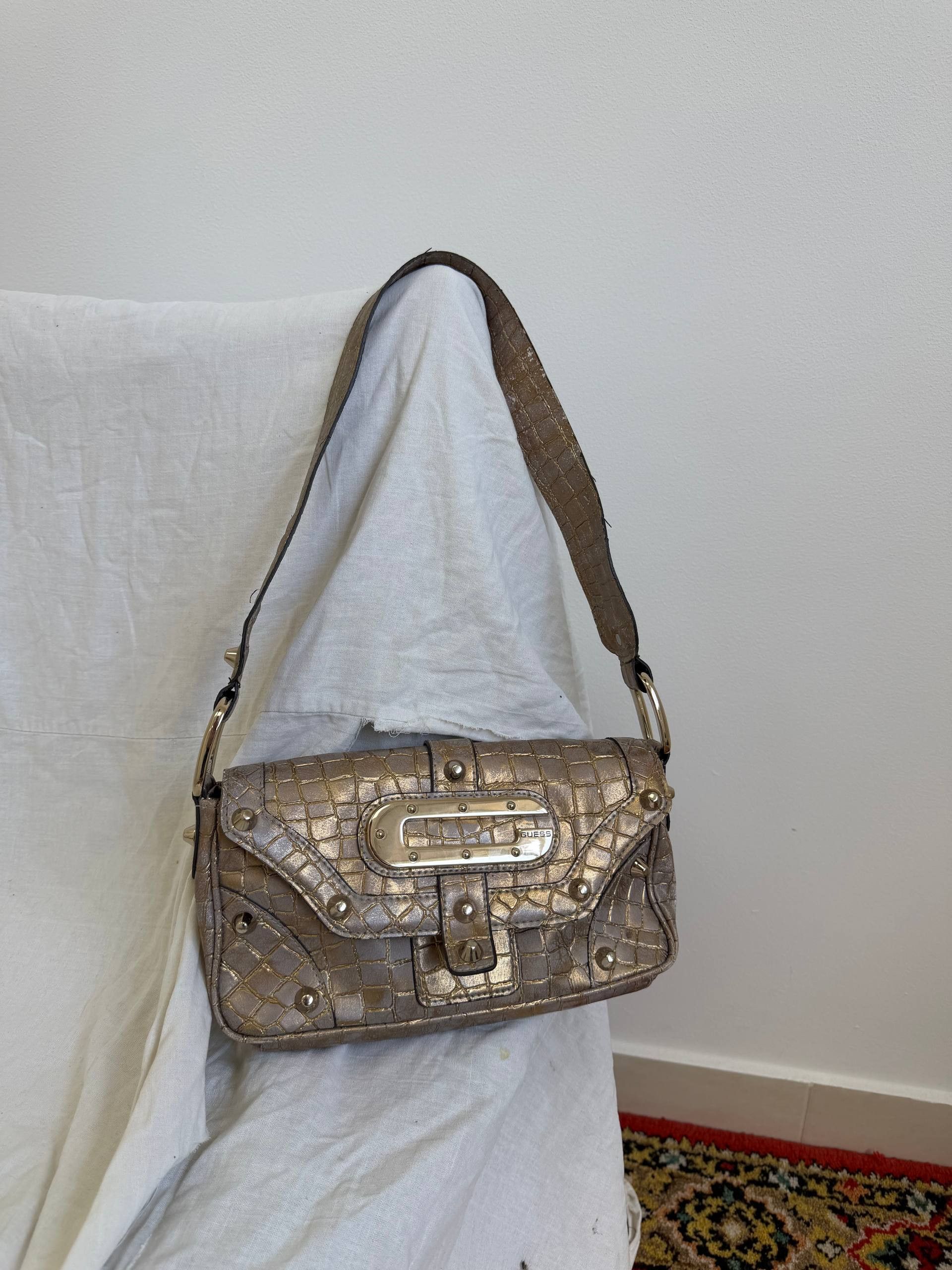 Guess Vintage Luxury Y2K Guess Monogram Logo Shoulder Bag Women’s Size ONE SIZE - 5 Thumbnail