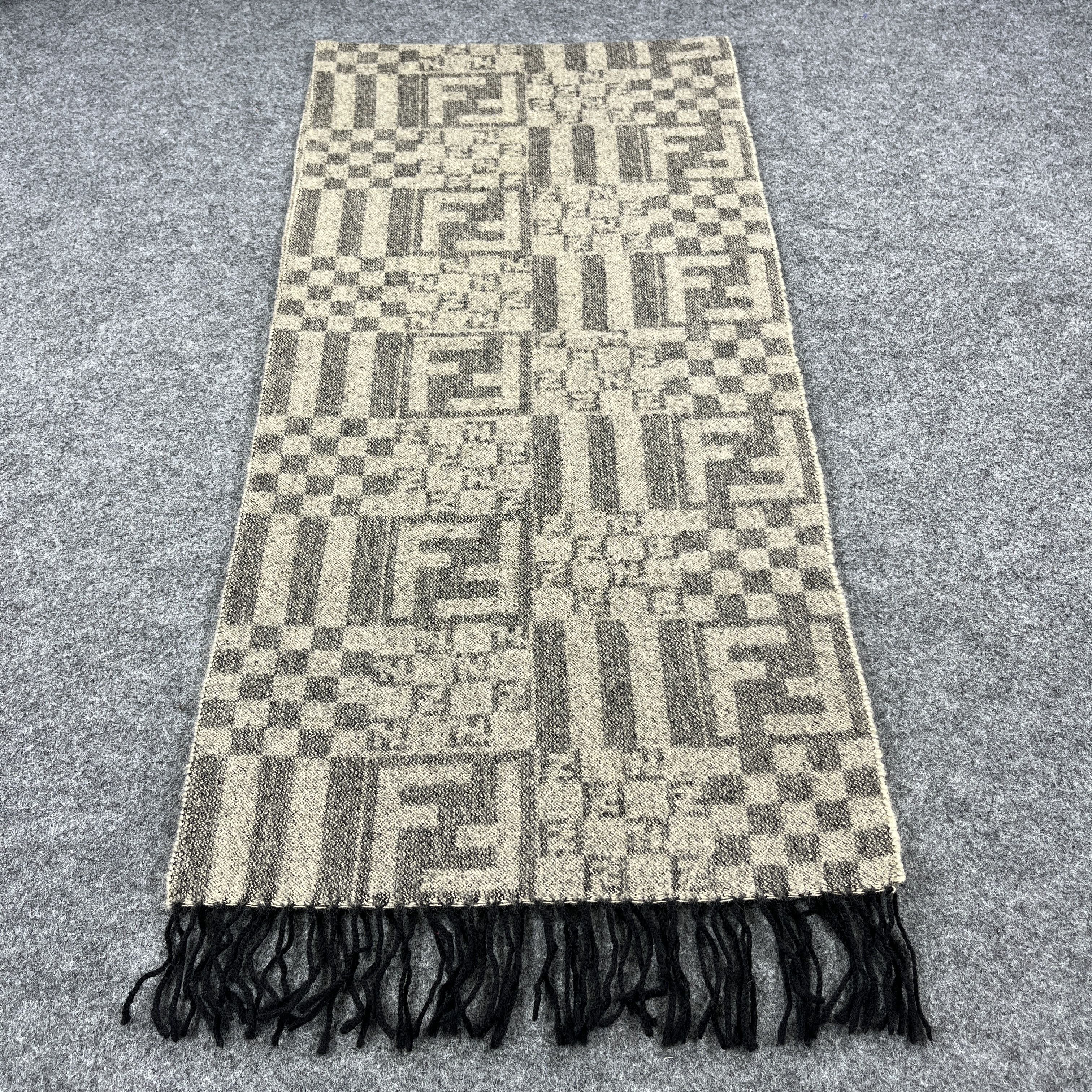マフラー・ストール FENDI 24FW Grey FF Labyrinth Fleecel Scarf FXS472 ASN1 F0UU1 Fendi Grey Monogram Scarf / Scarve Gray | Grailed