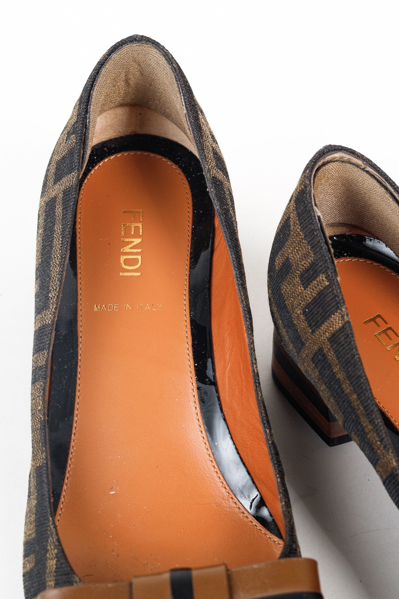 Fendi Fendi Brown Black Zucca Canvas Leather Bow Cap Toe Pumps Size US 5.5 / IT 35.5 - 10 Thumbnail