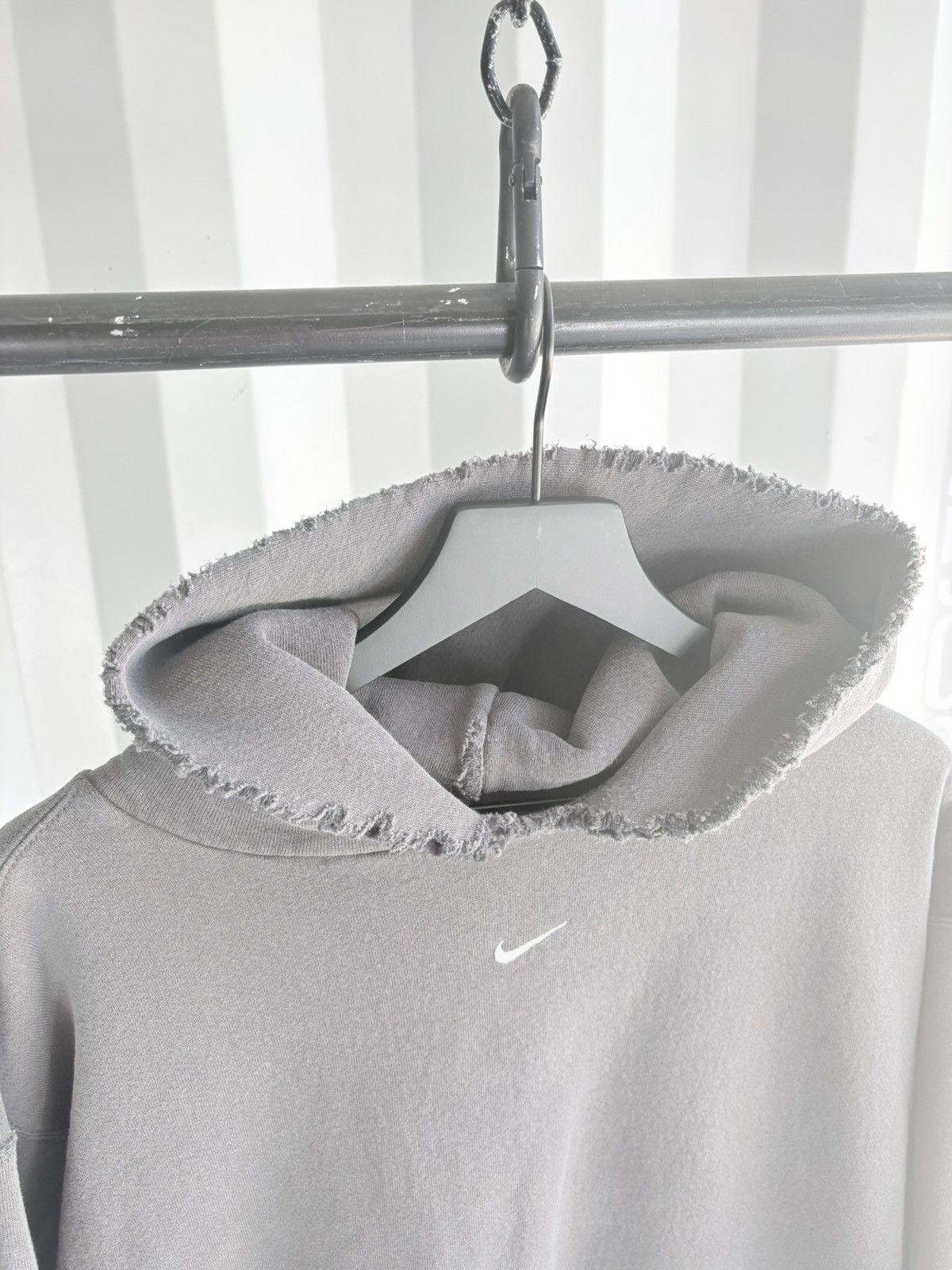 Nike Vintage Nike Center Logo Boxy Thrashed Sun Faded Hoodie ERD Size US XXL / EU 58 / 5 - 5 Thumbnail
