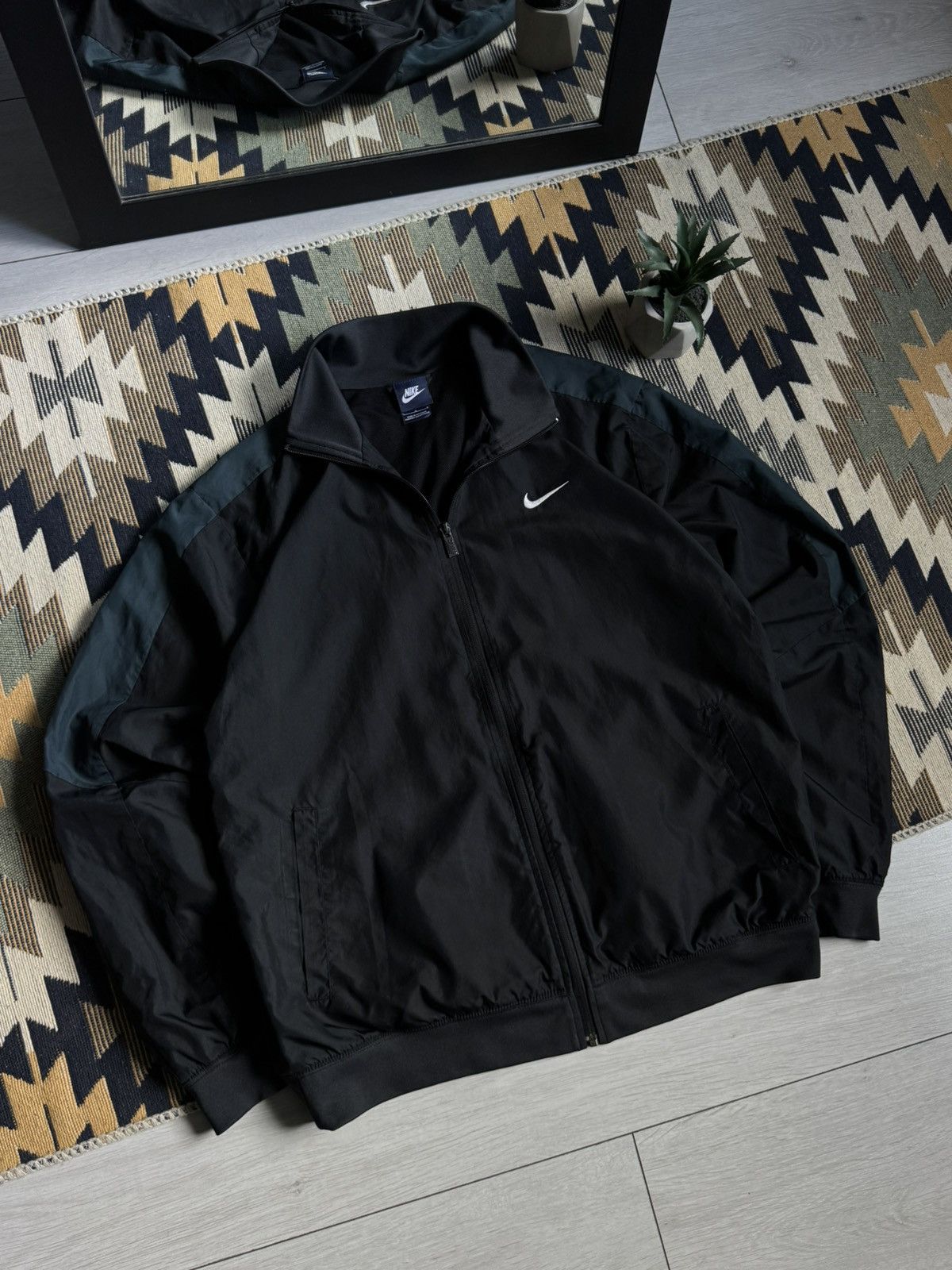 Nike Vintage Nike Nylon Drill Y2K Swoosh Jacket Size US L / EU 52-54 / 3 - 2 Thumbnail
