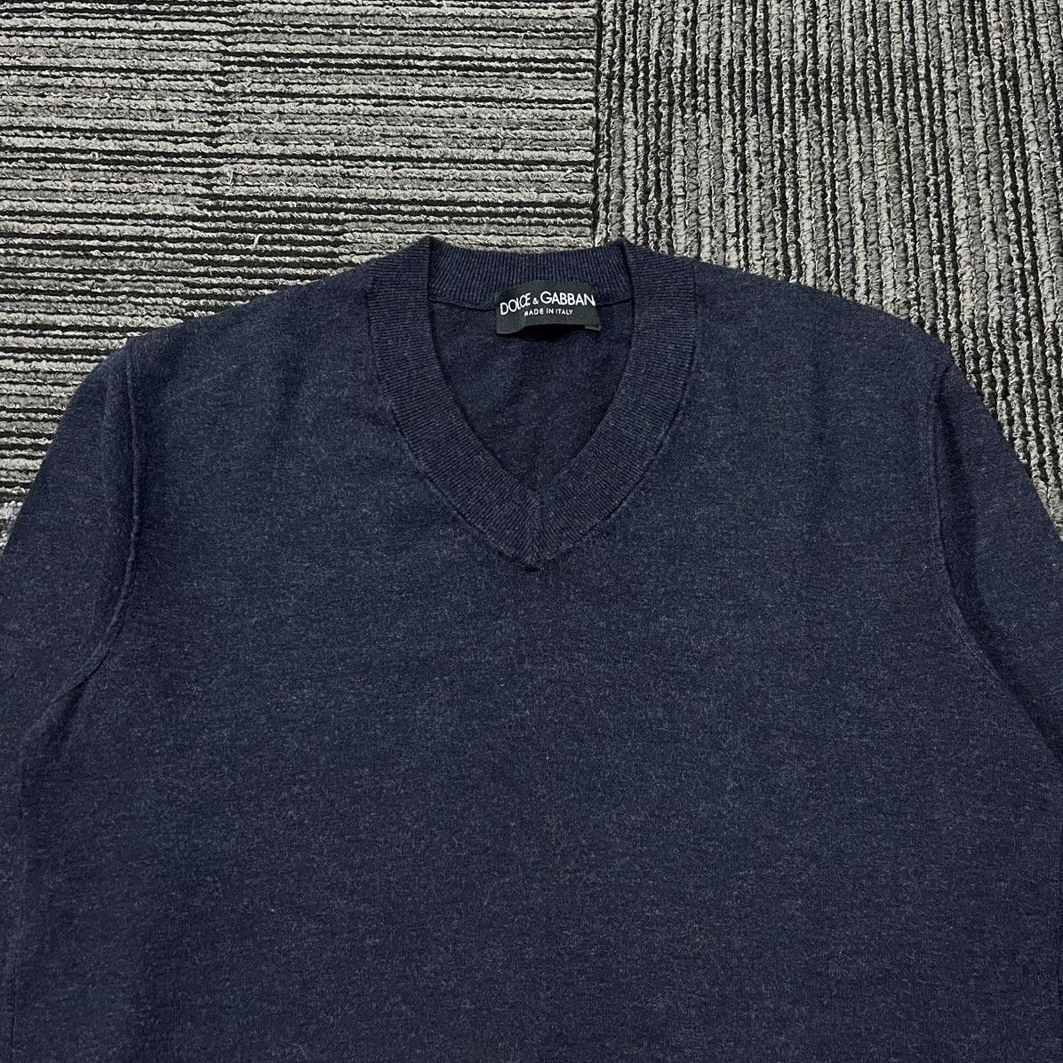 Dolce & Gabbana Dolce & Gabbana Vneck Knitwear Size US M / EU 48-50 / 2 - 2 Thumbnail