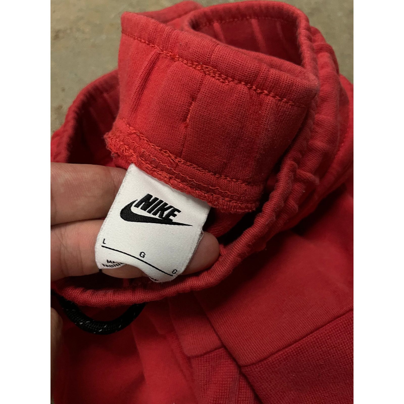 Nike Nike Tech Red Sweatsuit Used Large Size US L / EU 52-54 / 3 - 3 Thumbnail