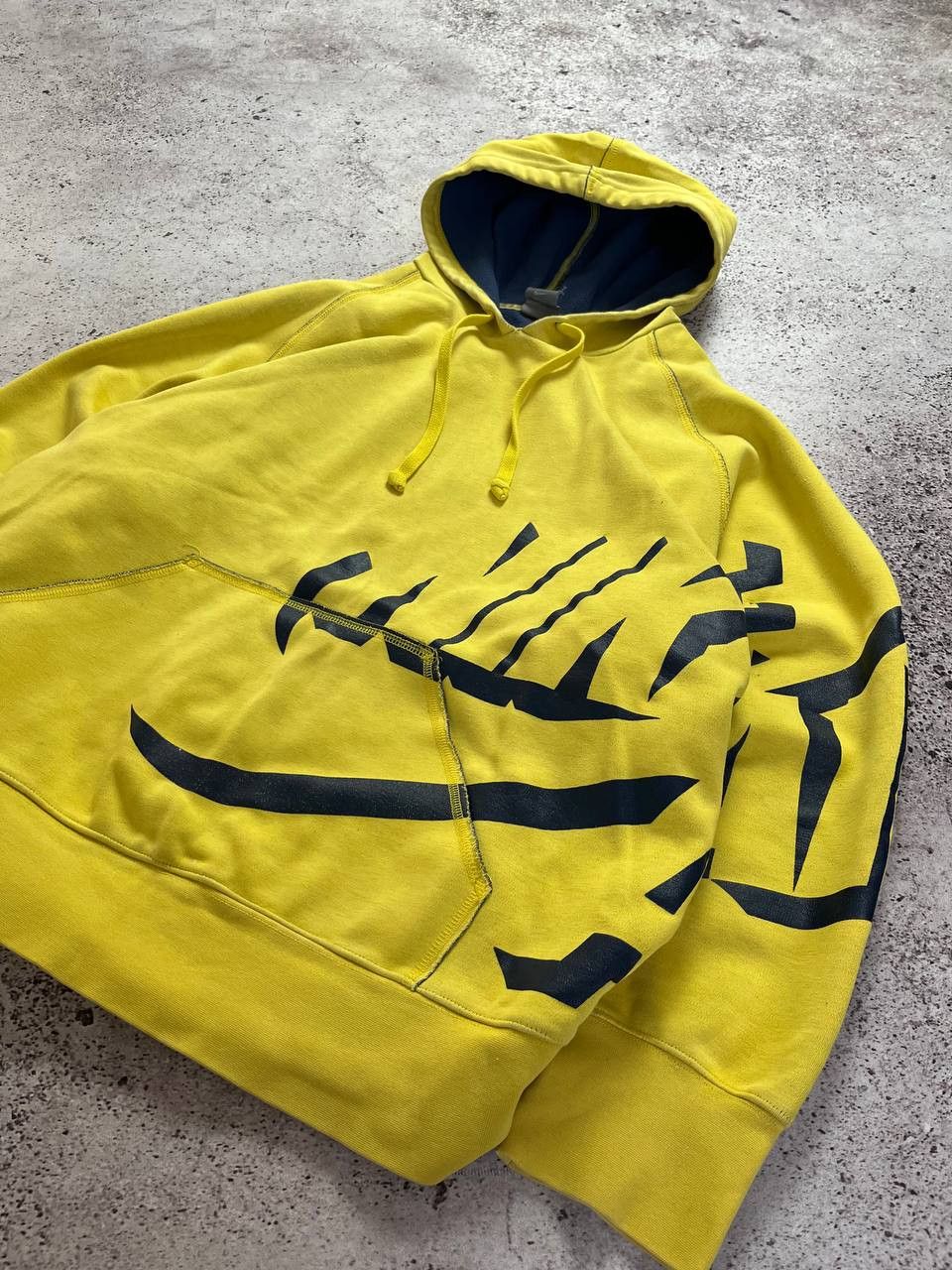 Nike Vintage Nike Hoodie Boxy Fit 3D Logo Y2K Size US XL / EU 56 / 4 - 6 Thumbnail