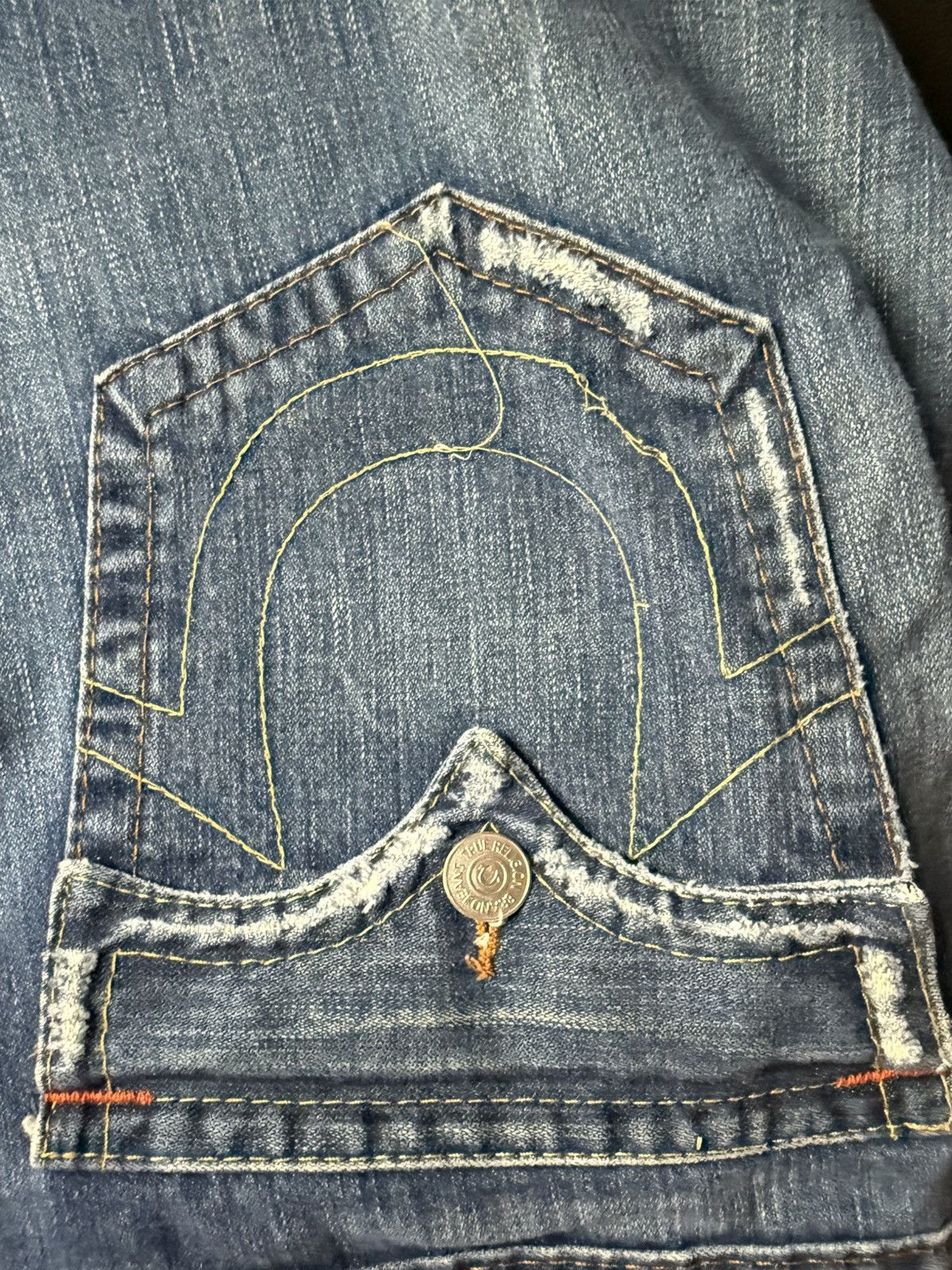 True Religion True Religion Joey Super T Flared Distressed Jean Size 33 Size US 33 - 13 Thumbnail