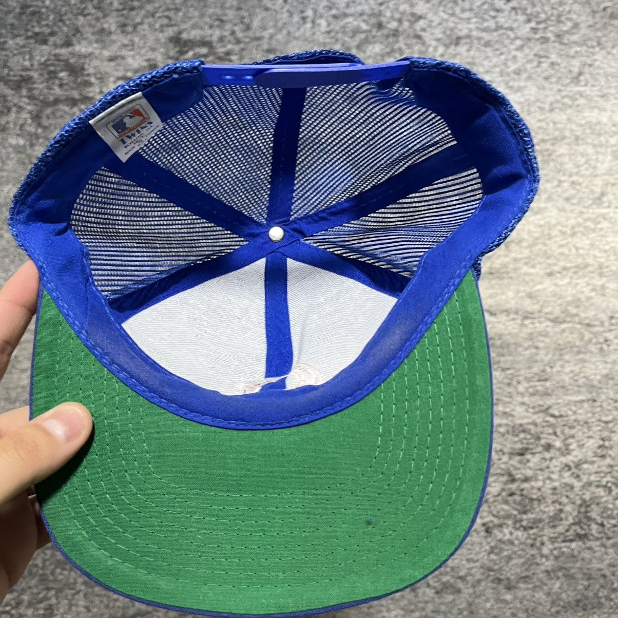 MLB VINTAGE 80s CHICAGO CUBS EMBROIDERED MLB TRUCKER HAT Size ONE SIZE - 4 Thumbnail