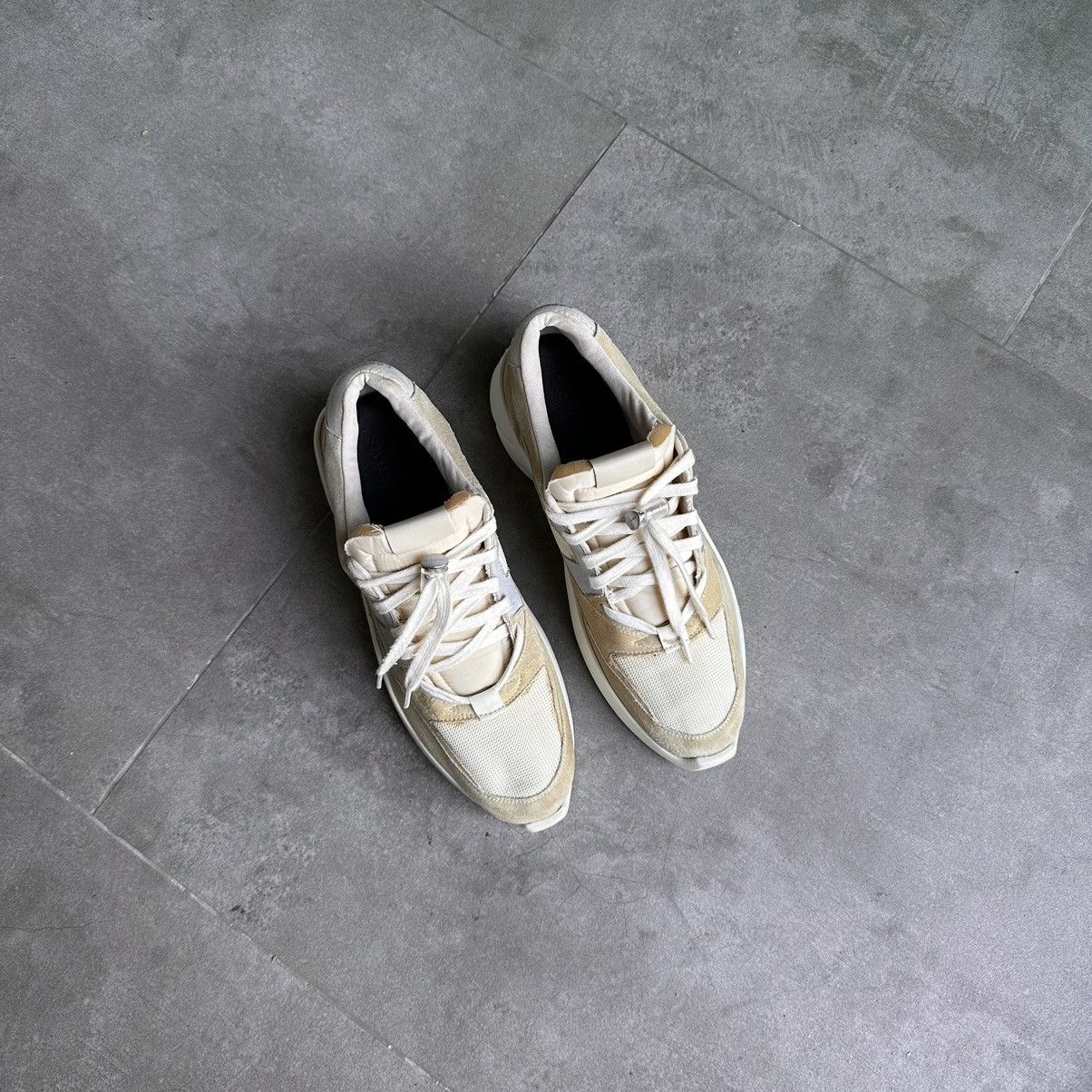 Essentials FEAR OF GOD ESSENTIALS Distance Runner Sneakers Beige/Grey Size US 9 / EU 42 - 7 Thumbnail