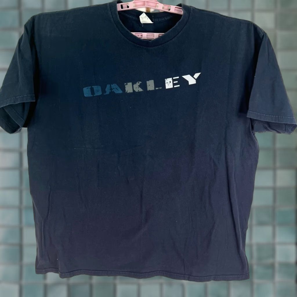 Oakley VINTAGE Oakley T-Shirt Graphic 90s Mens XL Black Crew Neck Short Sleeve Cotton Knit Logo Print Size US XL / EU 56 / 4 - 1 Thumbnail
