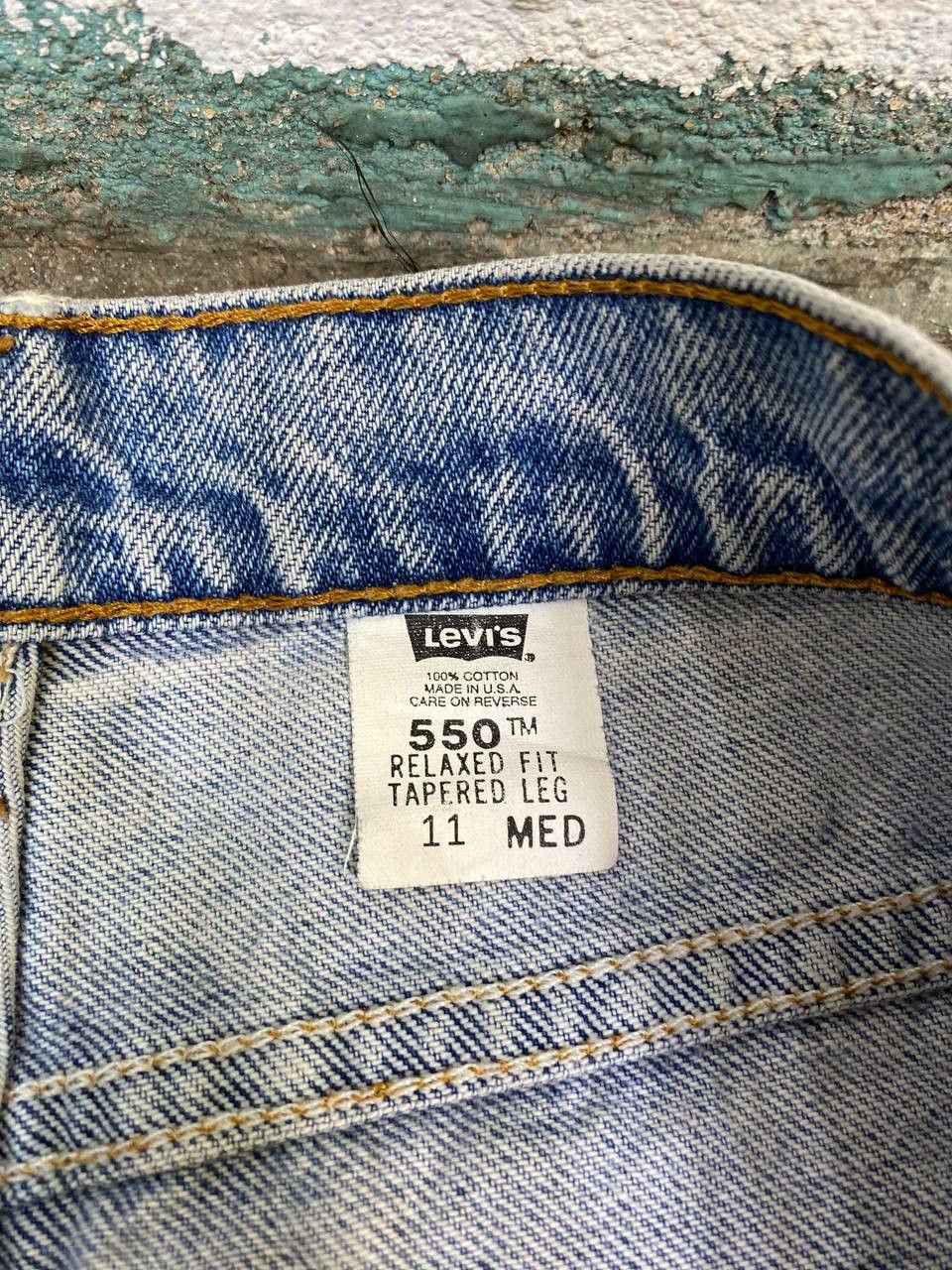 Levi's vintage levis 550 relaxed fit distressed reworked denim Size US 31 - 12 Thumbnail