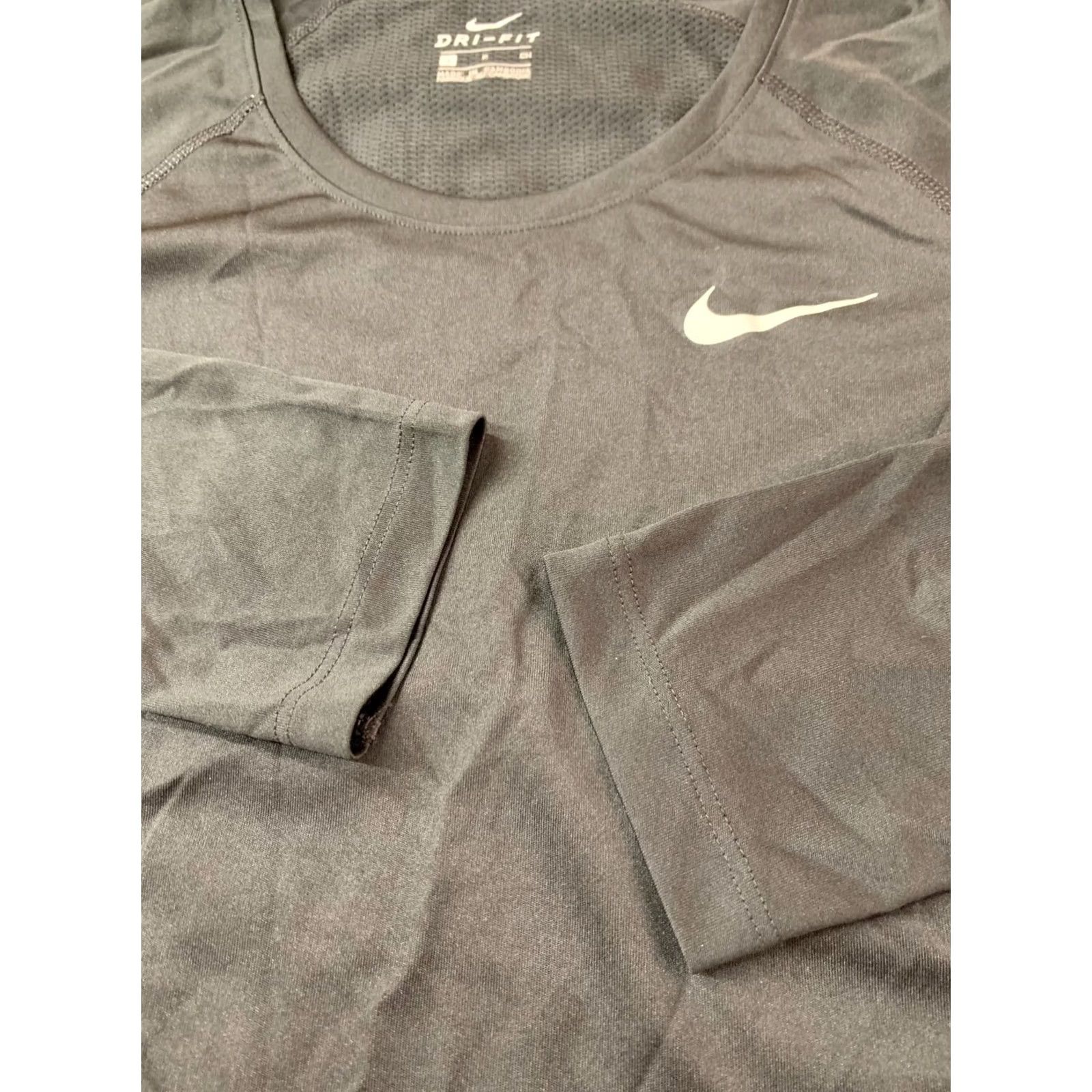 Nike NIKE DRI-FIT 2017 RUNNING WOMEN TRAINING L/S SHIRT JERSEY TEE ORIGINAL SIZE S Shirt Women XS? Size S / US 4 / IT 40 - 3 Thumbnail