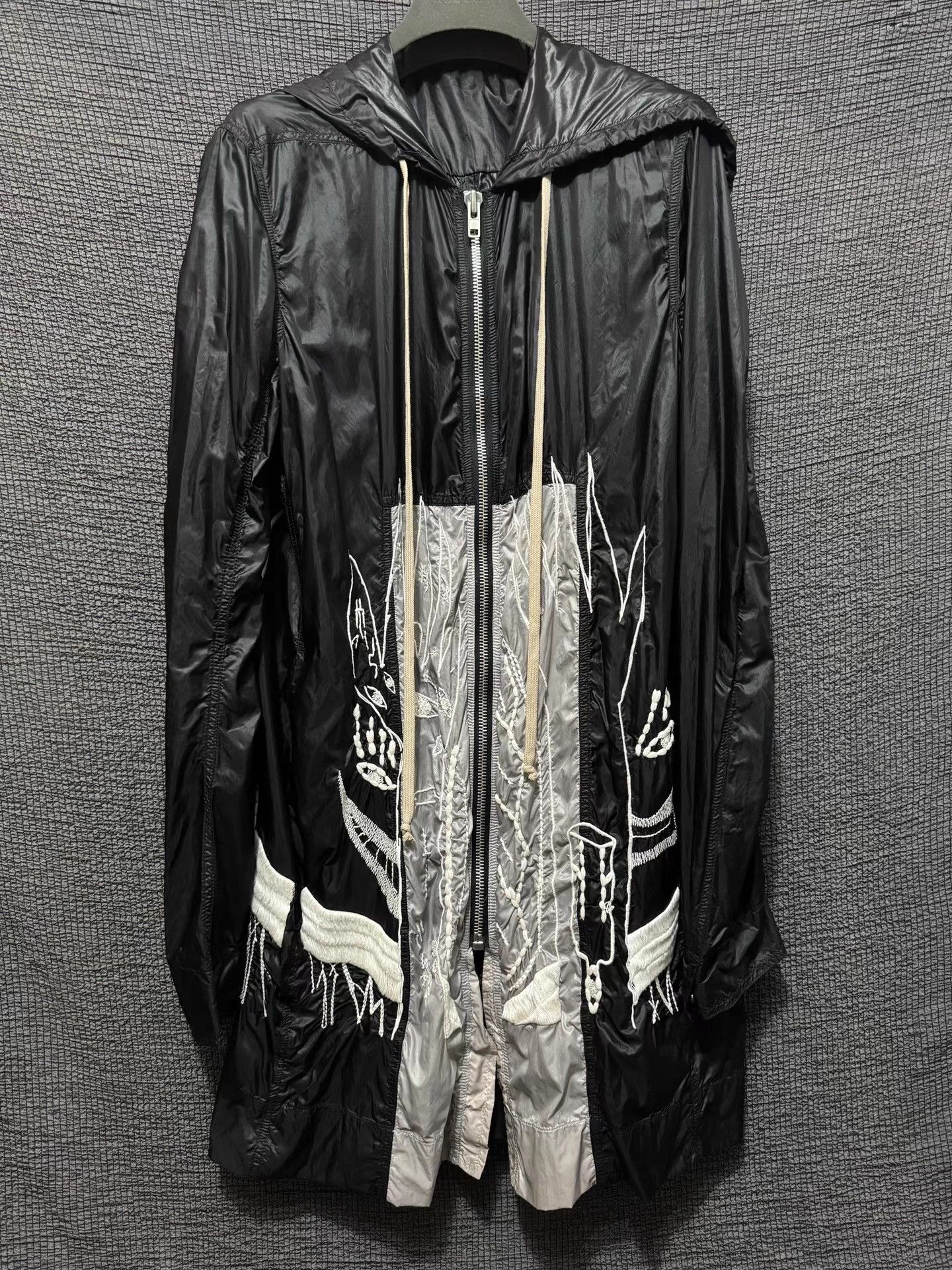 Rick Owens Rick Owens 15SS runway mainline embroidered trench coat Size US S / EU 44-46 / 1 - 1 Thumbnail