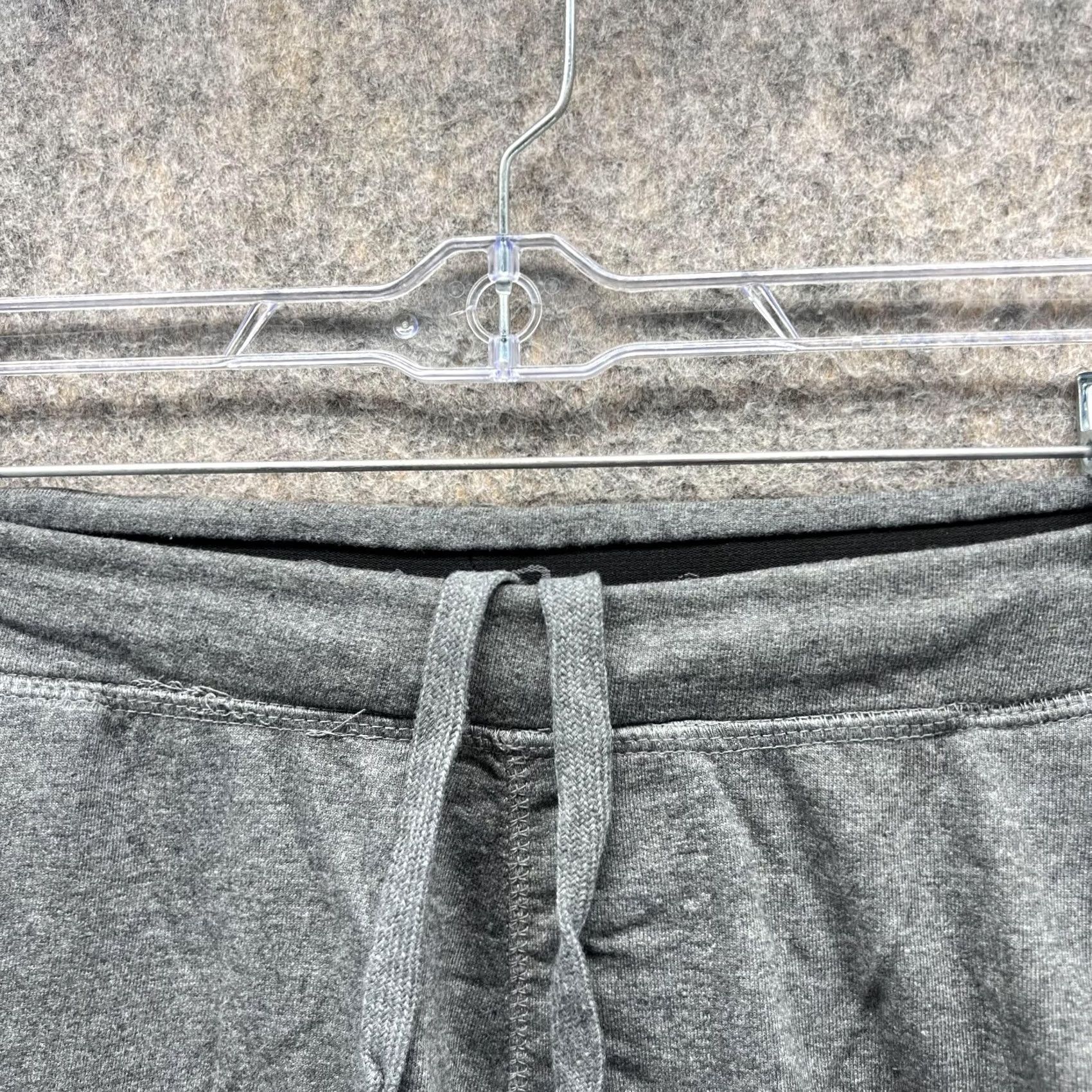 Eddie Bauer Eddie Bauer Shorts Men XL Gray Polyester Athletic Training Zip Drawstring Inseam 7 in Vintage No Regular Men’s XL Size US 36 / EU 52 - 5 Thumbnail
