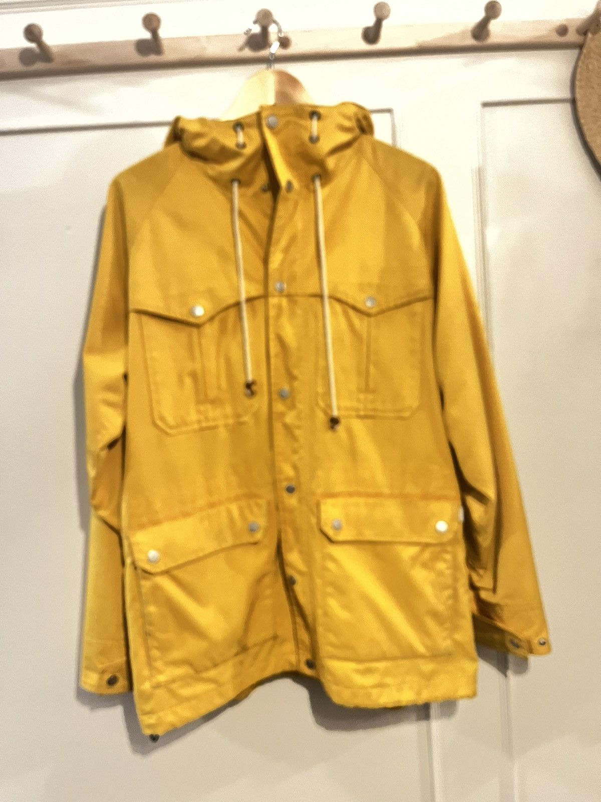 Burton Burton 2L Snowboarding Jacket Size US L / EU 52-54 / 3 - 1 Thumbnail