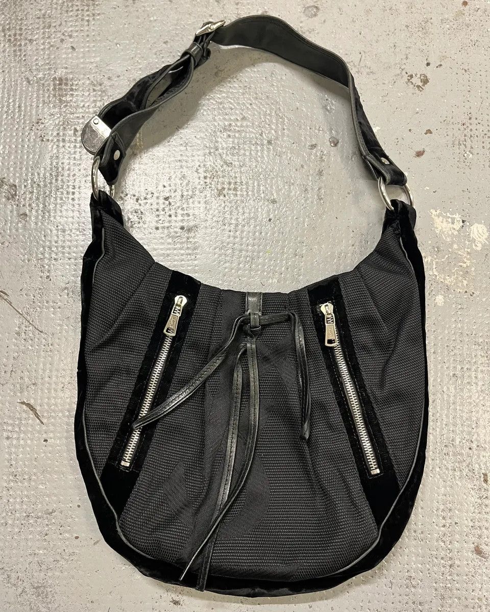 Yves Saint Laurent 2000s Yves Saint Laurent Black Multi-Zip Shoulder Bag Size ONE SIZE - 1 Thumbnail